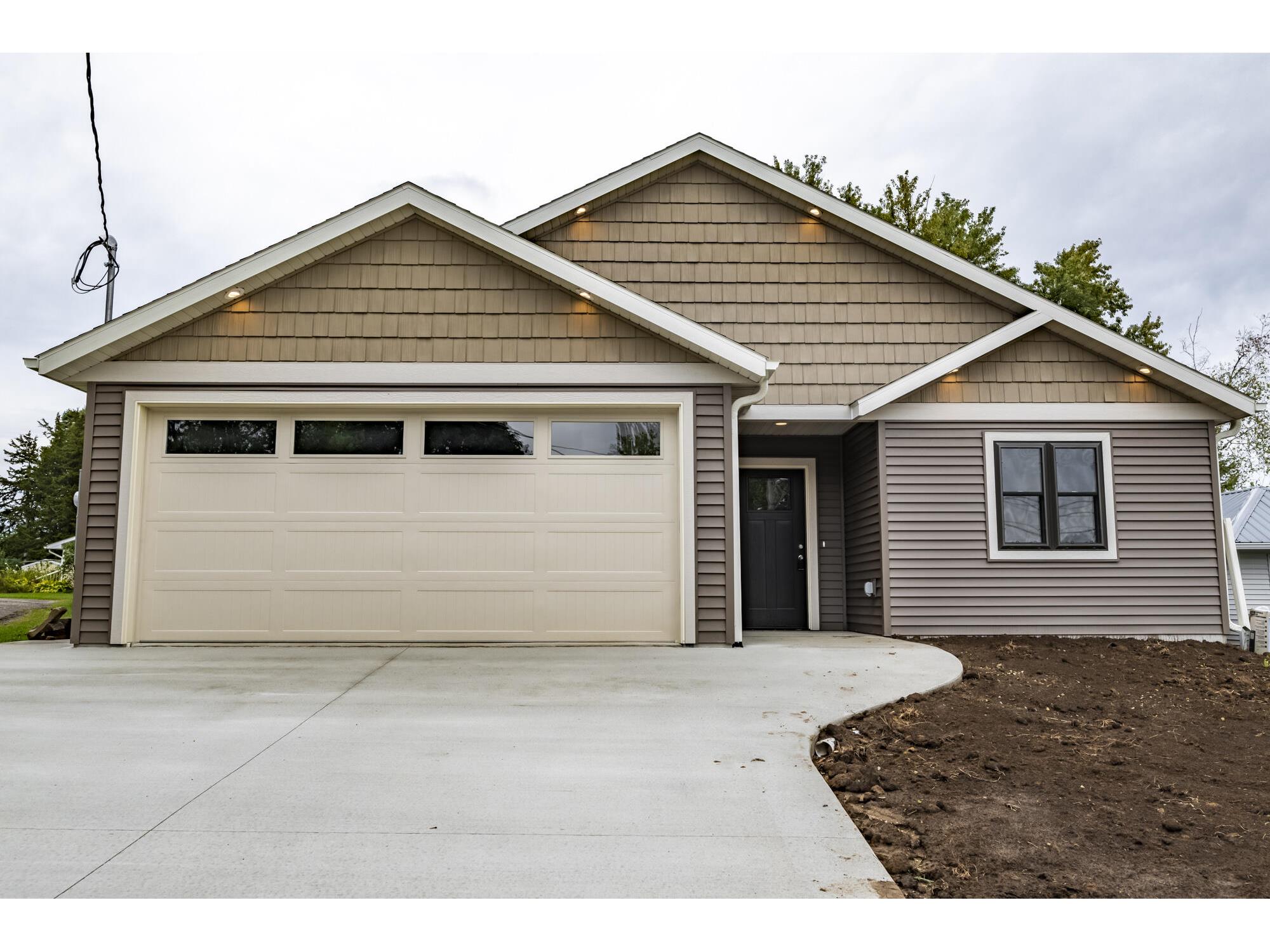 104 W Park Westby WI 54667 1885676 image1