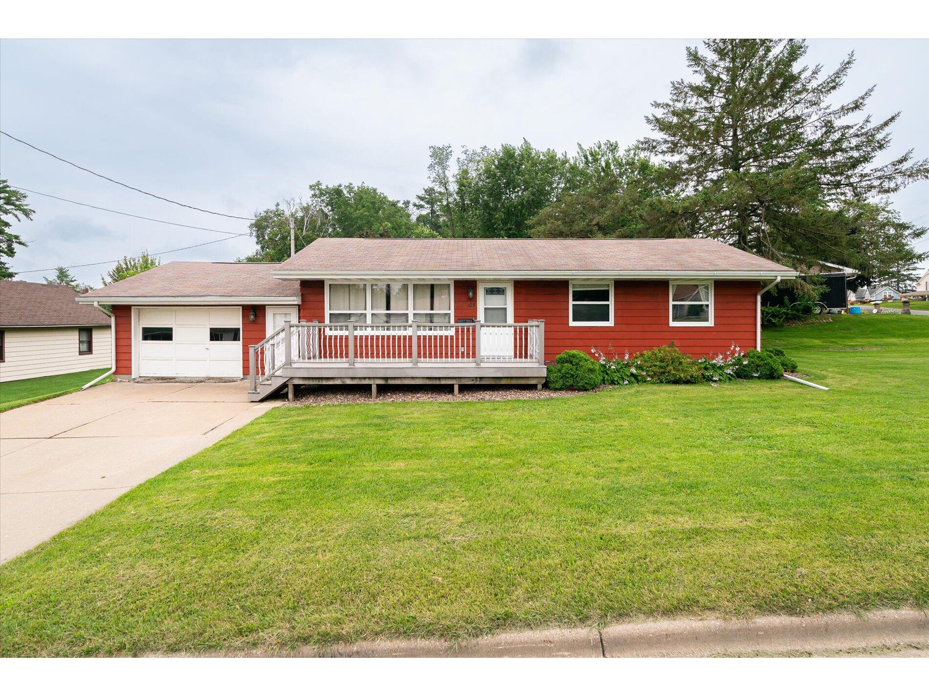 105 E Park Westby WI 54667 1883873 image1