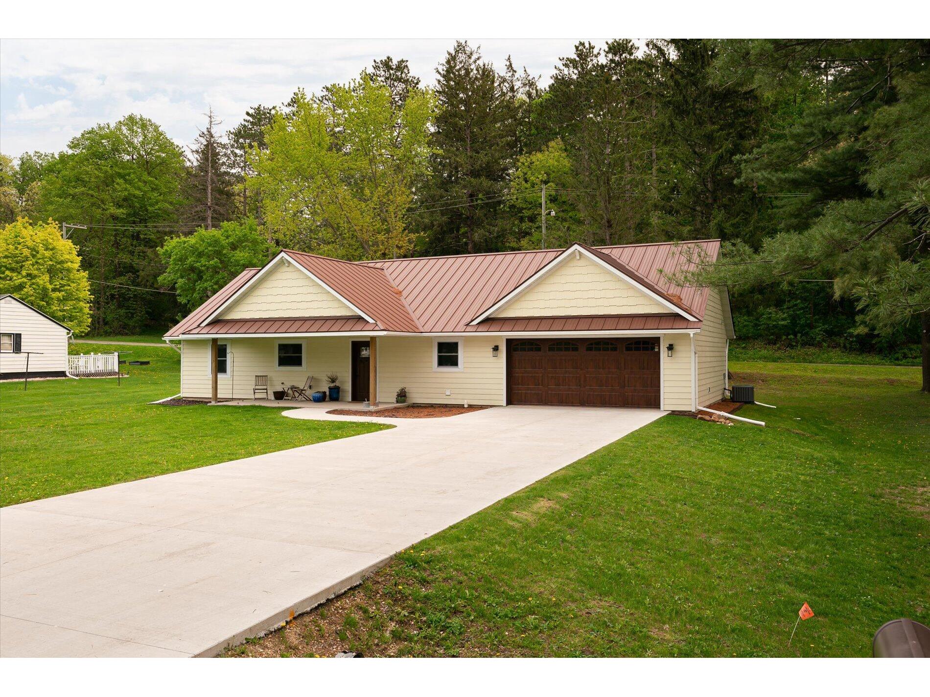105 Greenbriar Westby WI 54667 1834679 image1