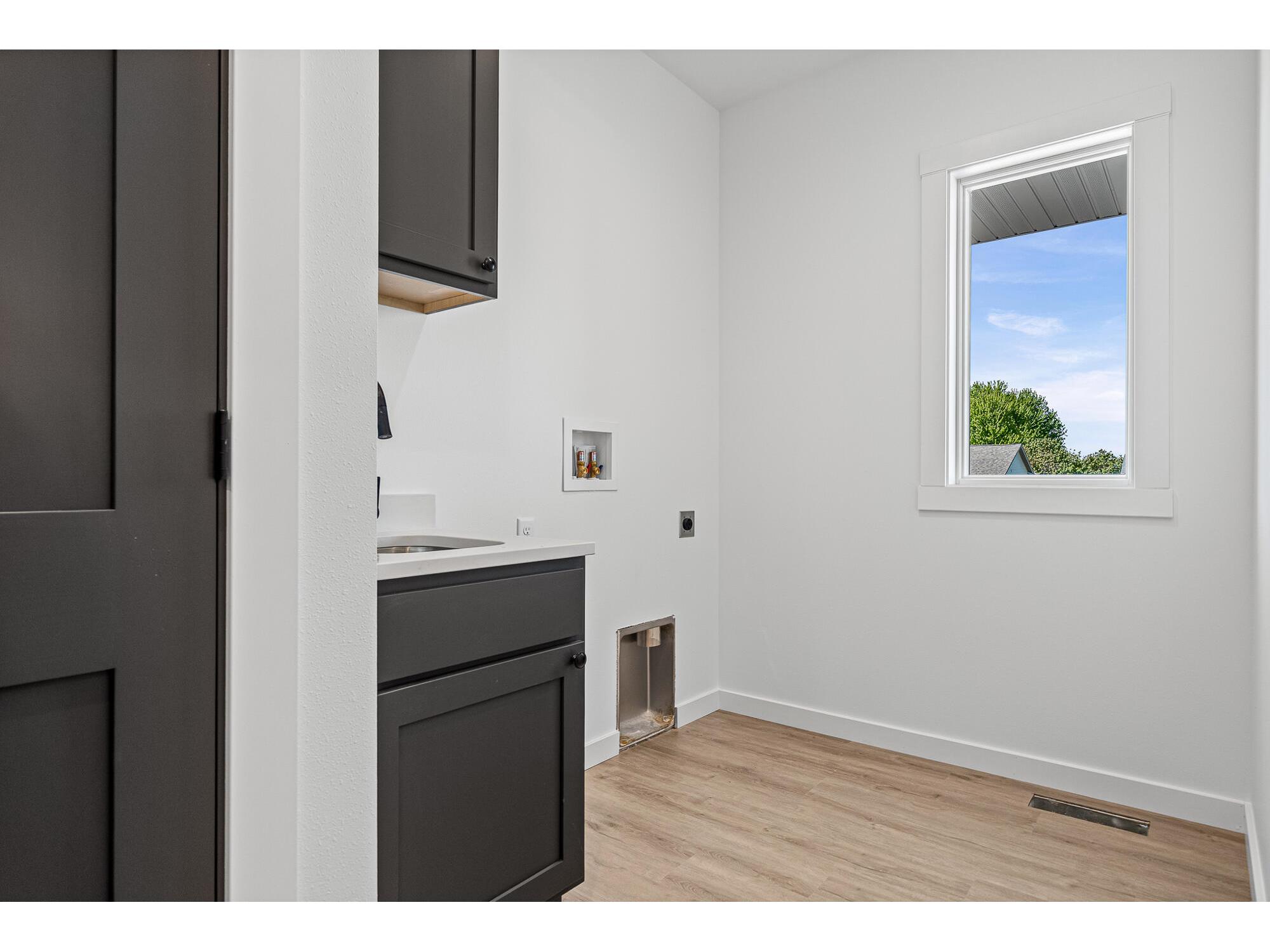 1050 Crockett Holmen WI 54636 1961595 image9