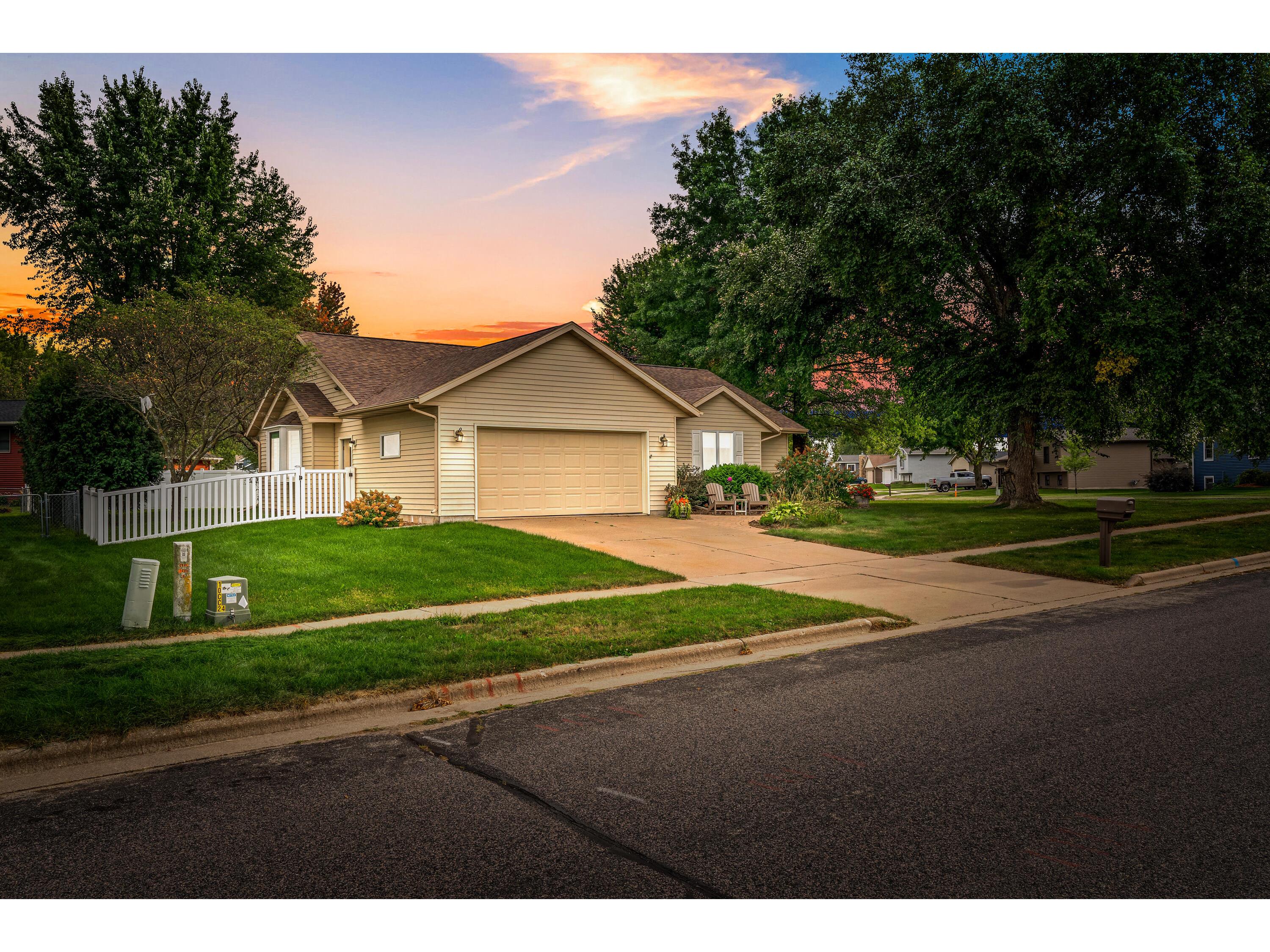 1055 Brickl West Salem WI 54669 1892649 image1