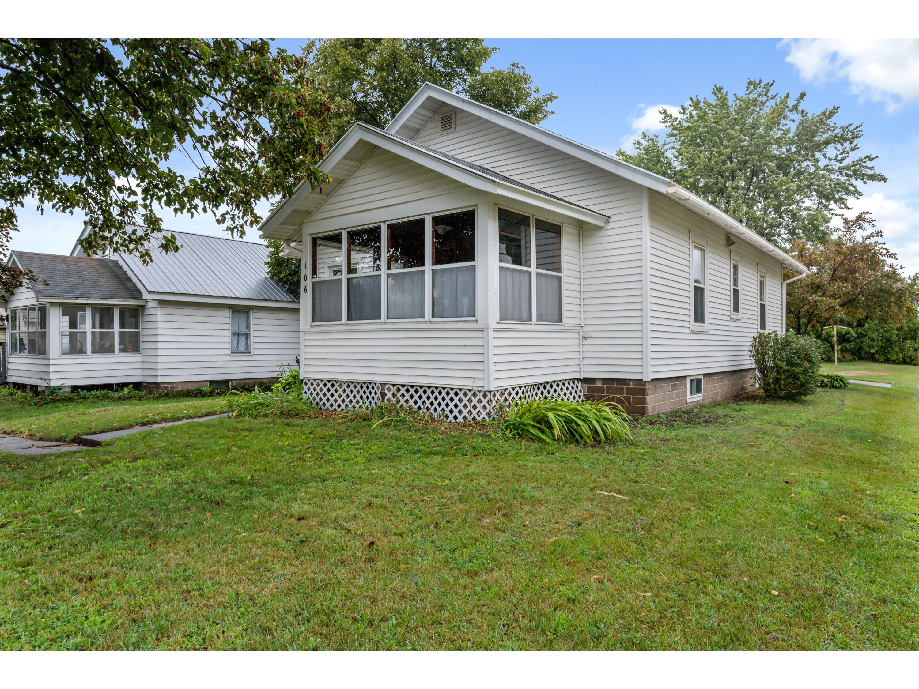 106 E 4th Cochrane WI 54622 1888068 image1