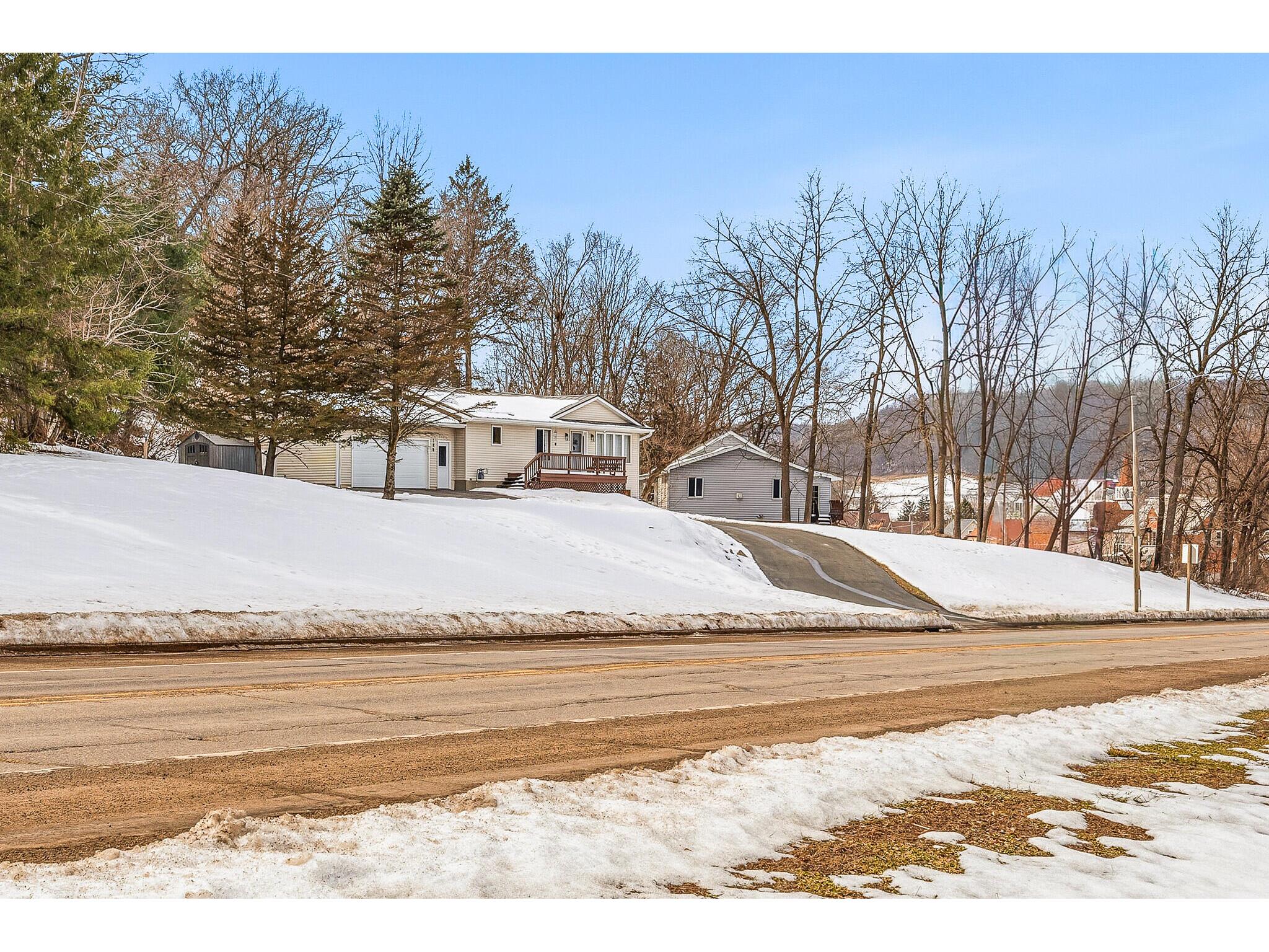 106 S Ridge Coon Valley WI 54623 1955105 image29