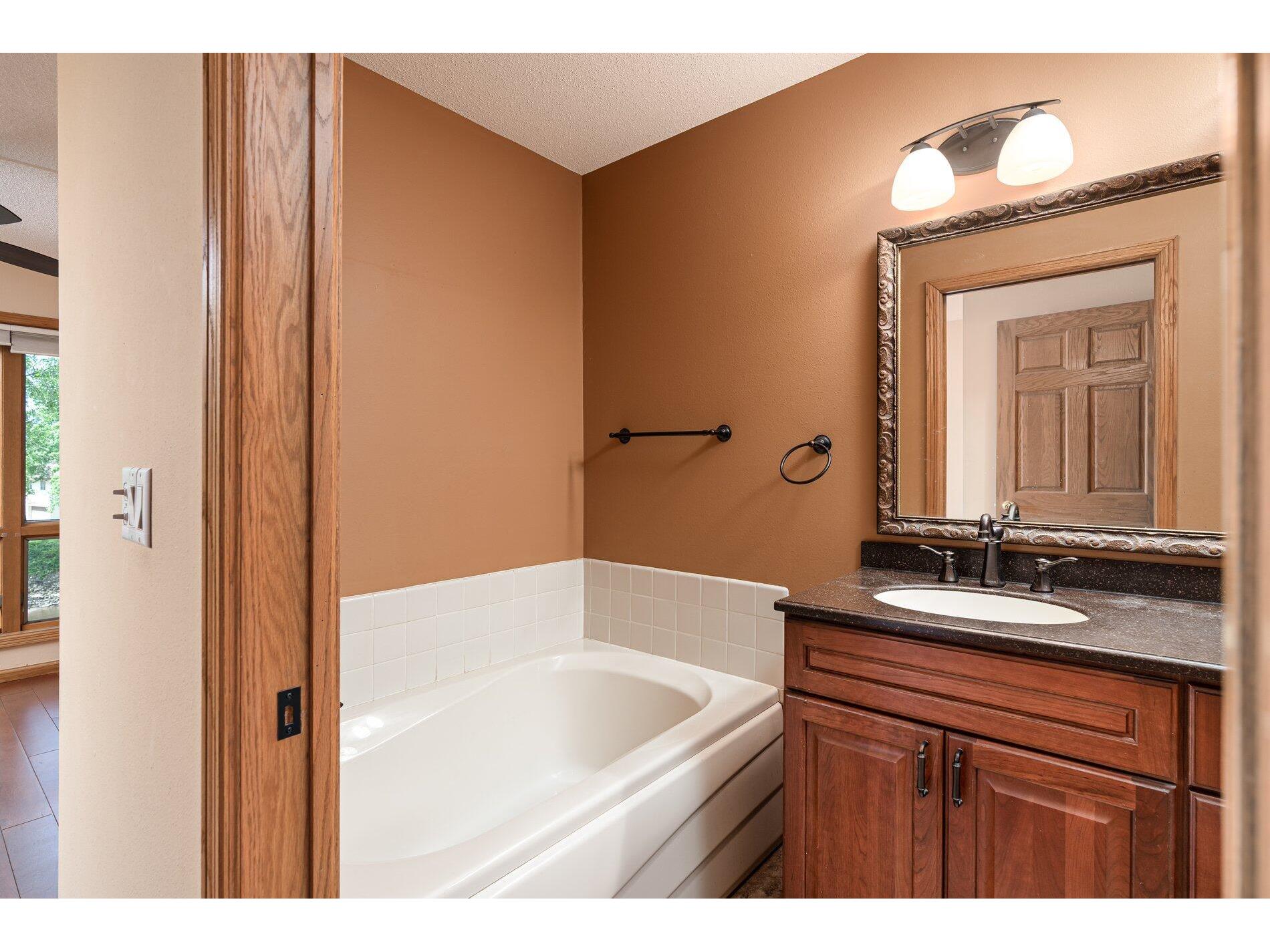 1067 Lauderdale Onalaska WI 54650 1964173 image14