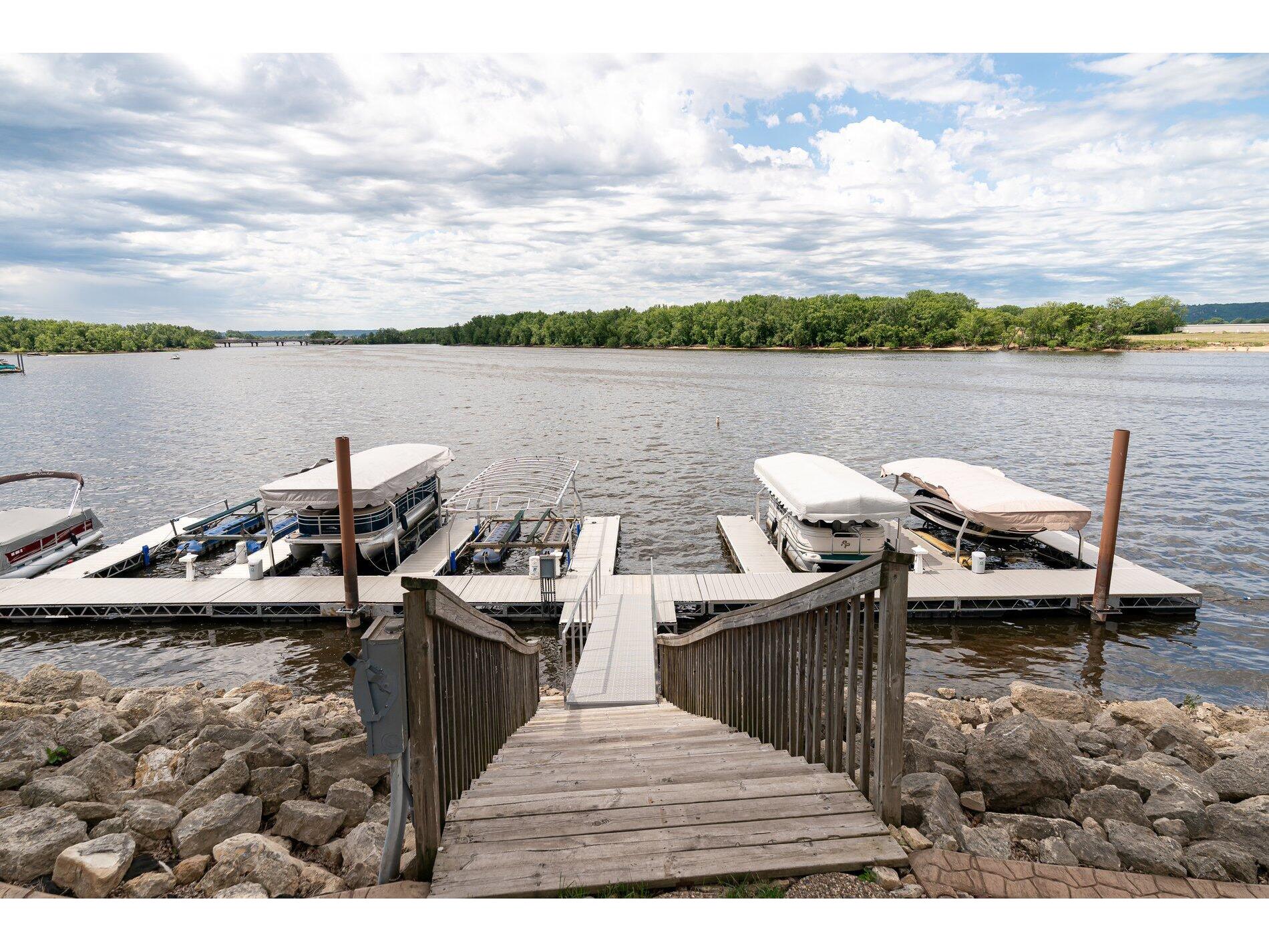 1067 Lauderdale Onalaska WI 54650 1964173 image24