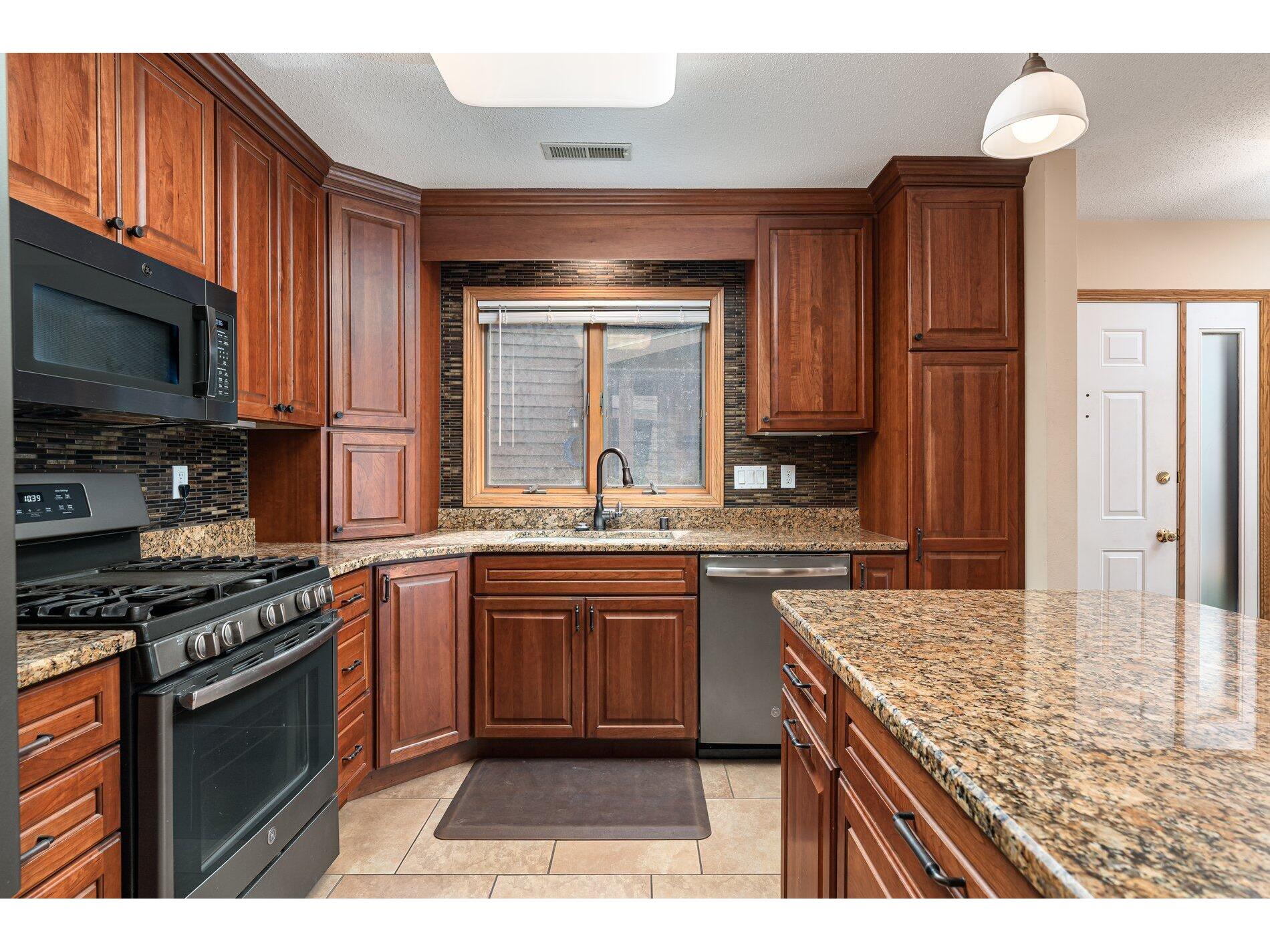 1067 Lauderdale Onalaska WI 54650 1964173 image8
