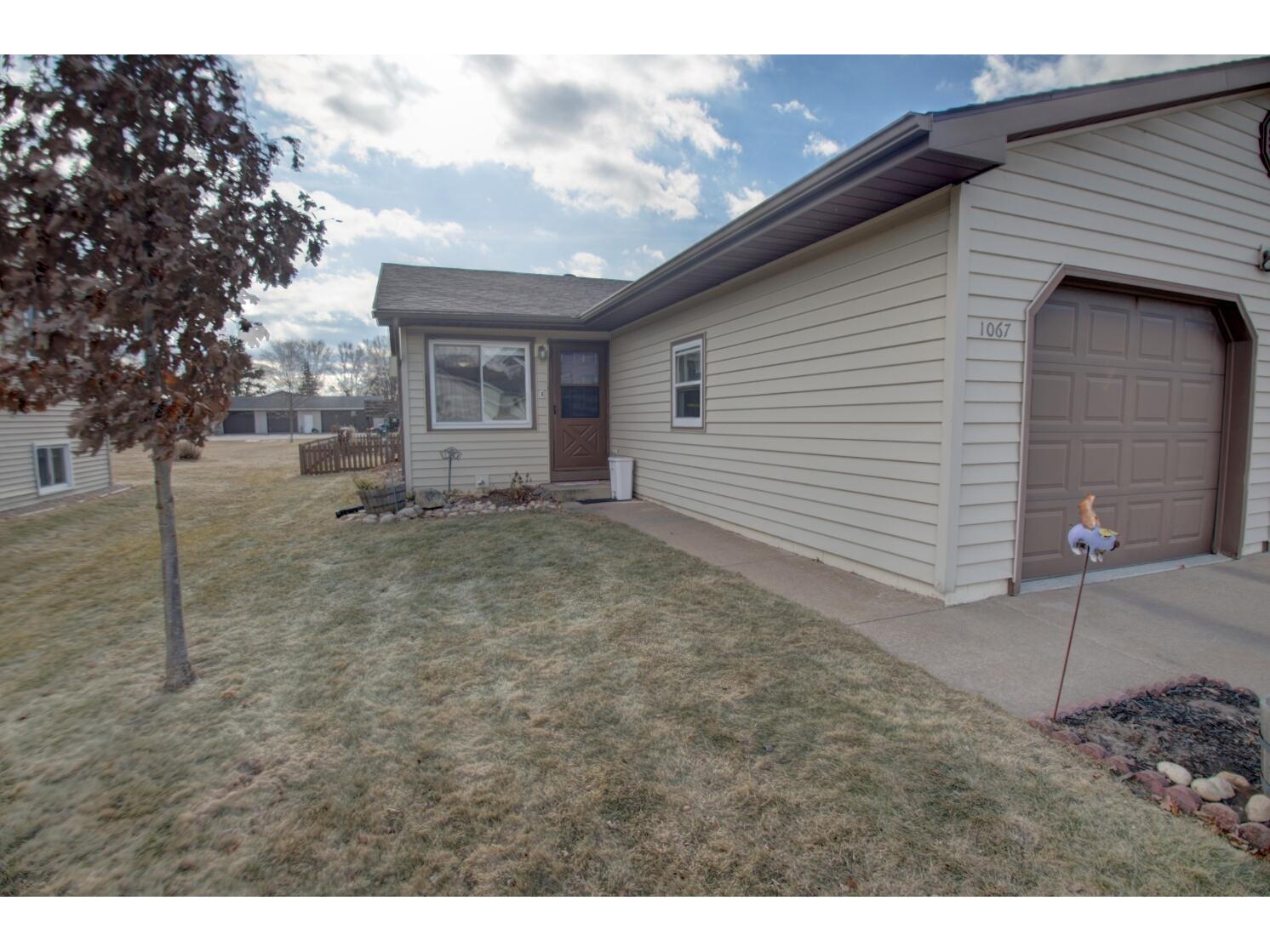 1067 Terrace Onalaska WI 54650 1907417 image1
