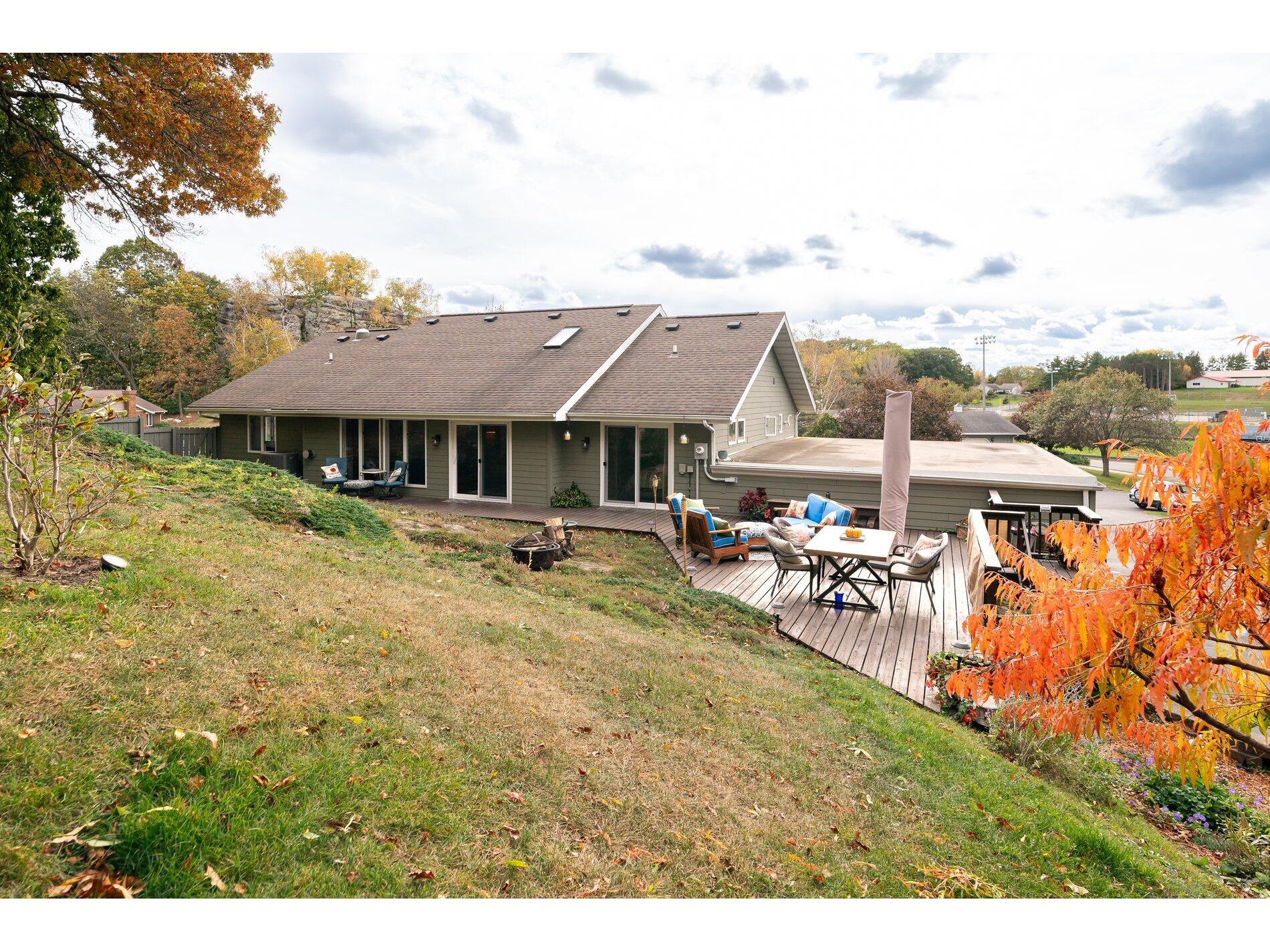 108 Parkwood Viroqua WI 54665 1896417 image1