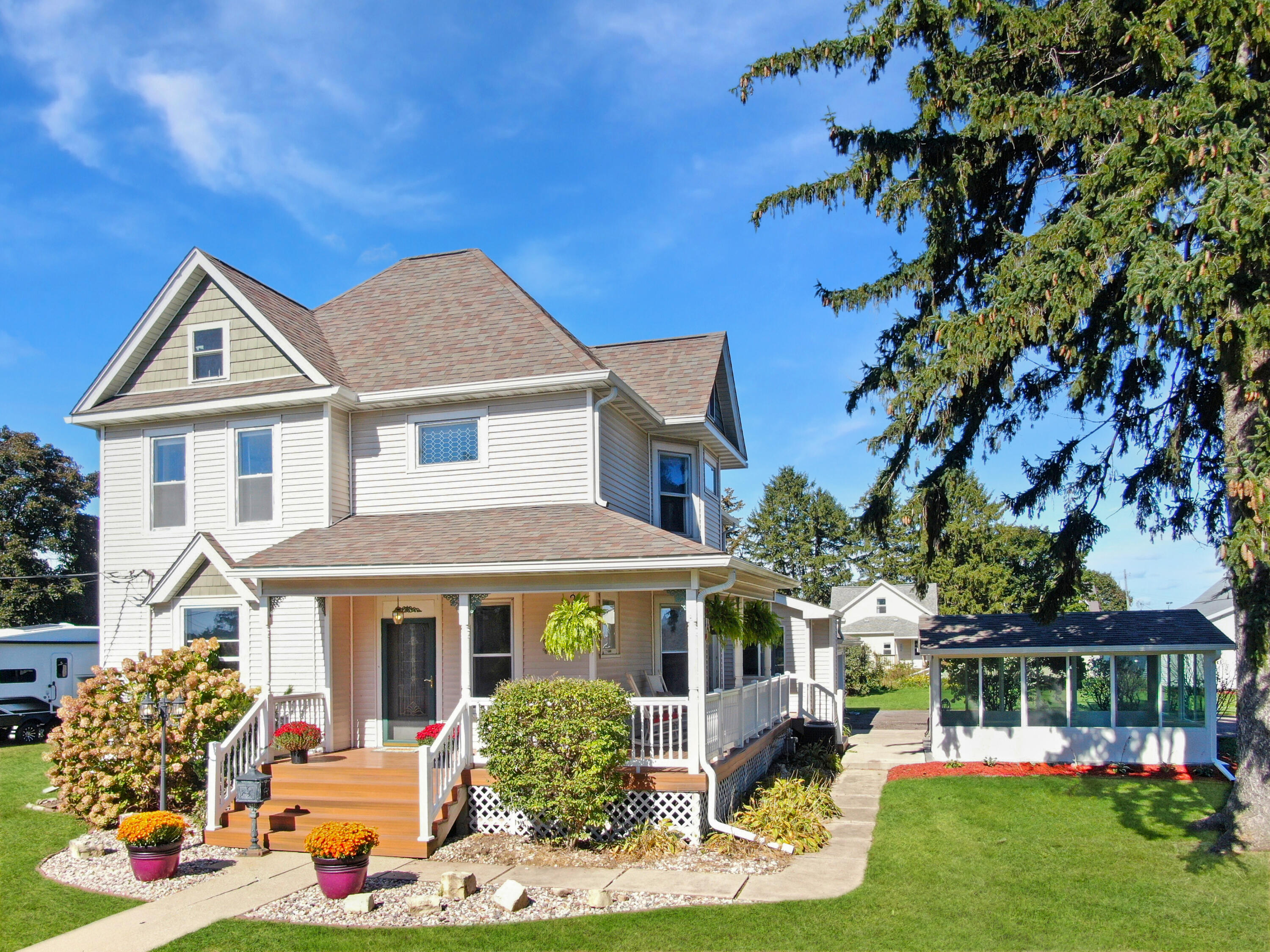 108 W Park Westby WI 54667 1938470 image1