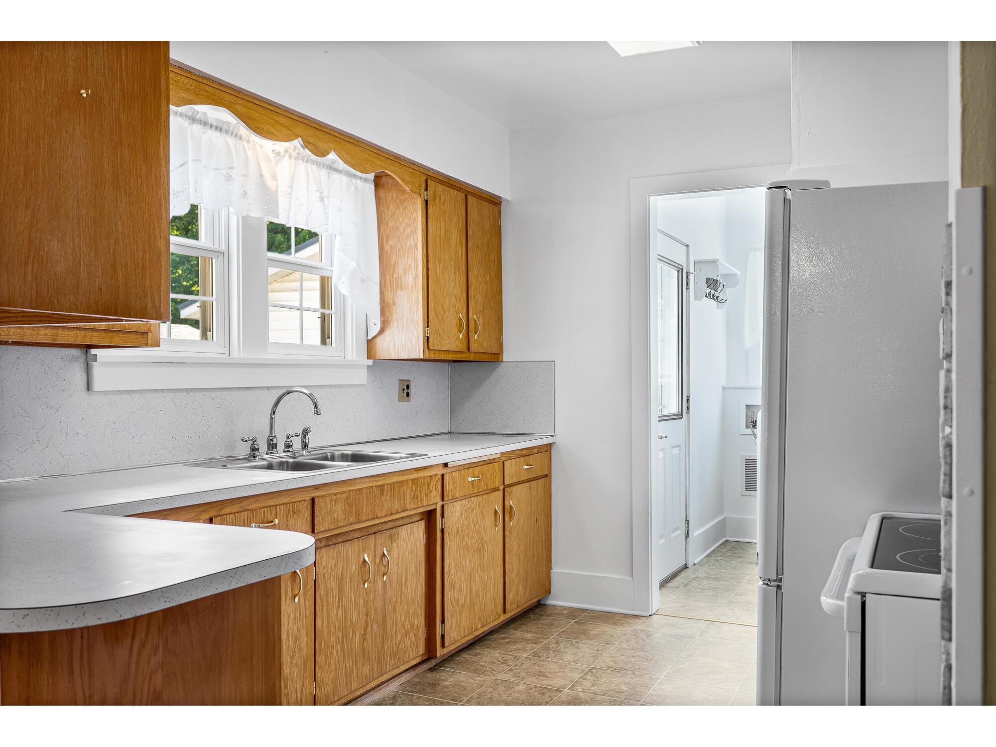 109 N Madison Arcadia WI 54612 1964925 image12