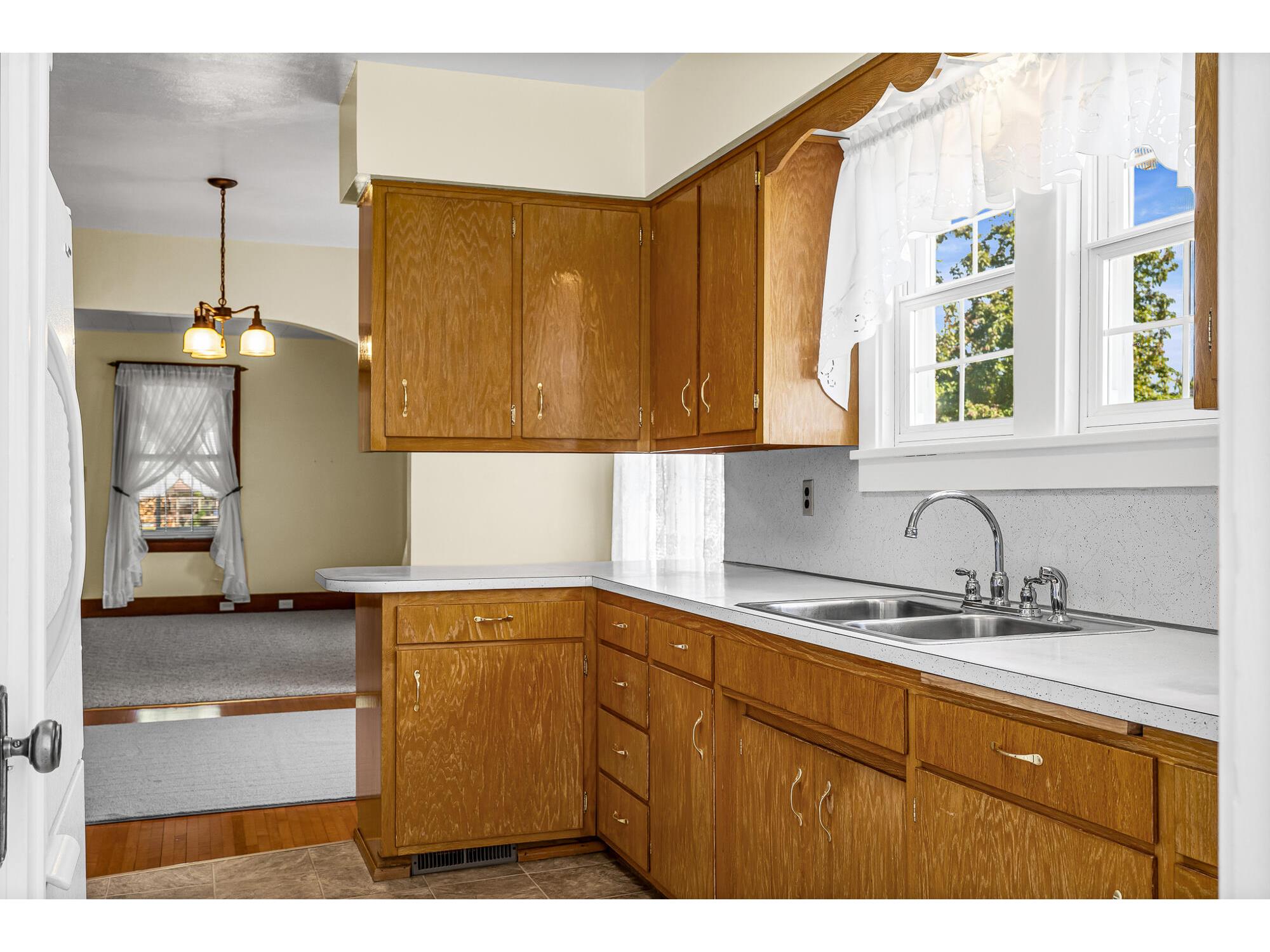 109 N Madison Arcadia WI 54612 1964925 image13