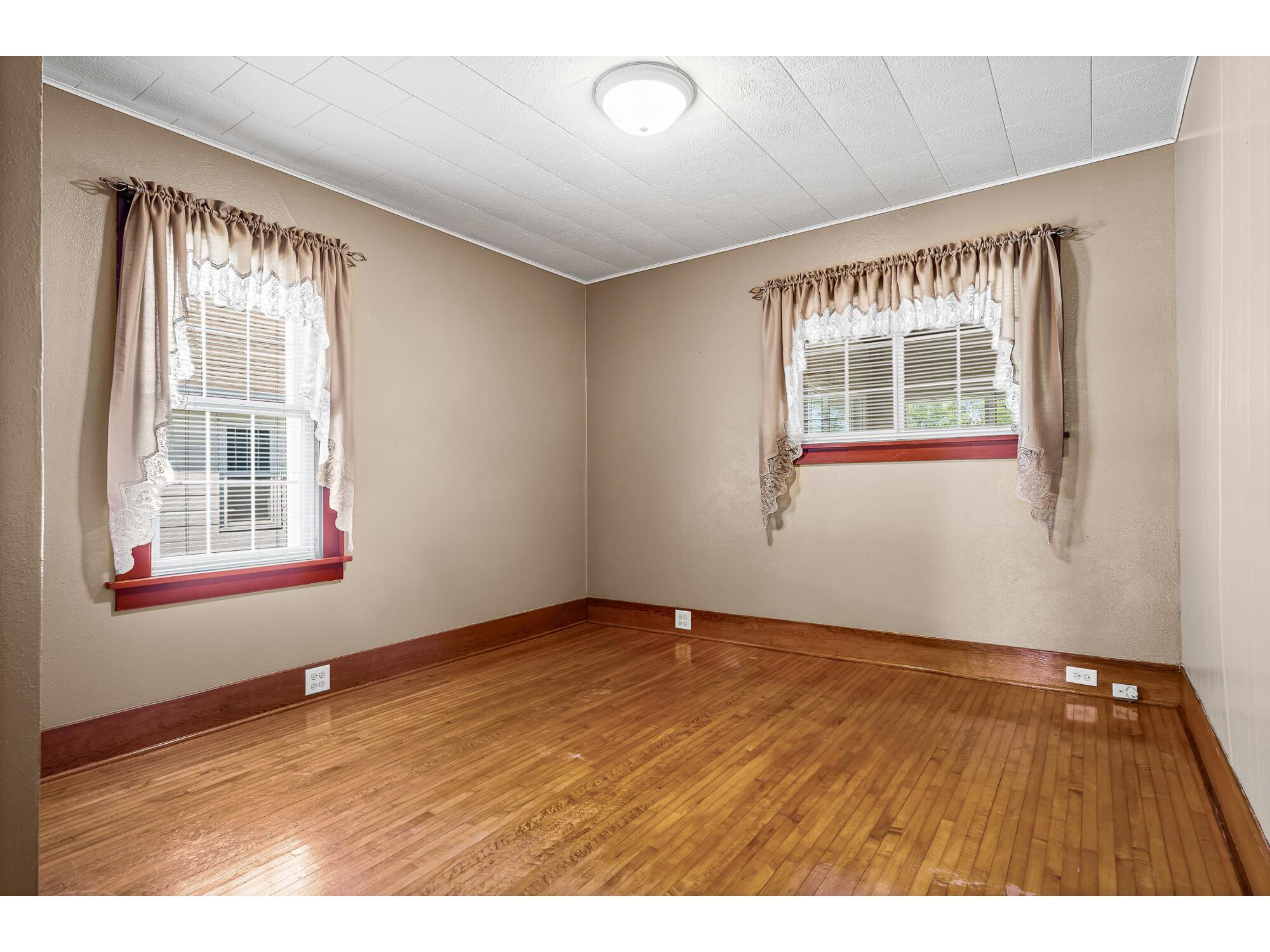 109 N Madison Arcadia WI 54612 1964925 image15