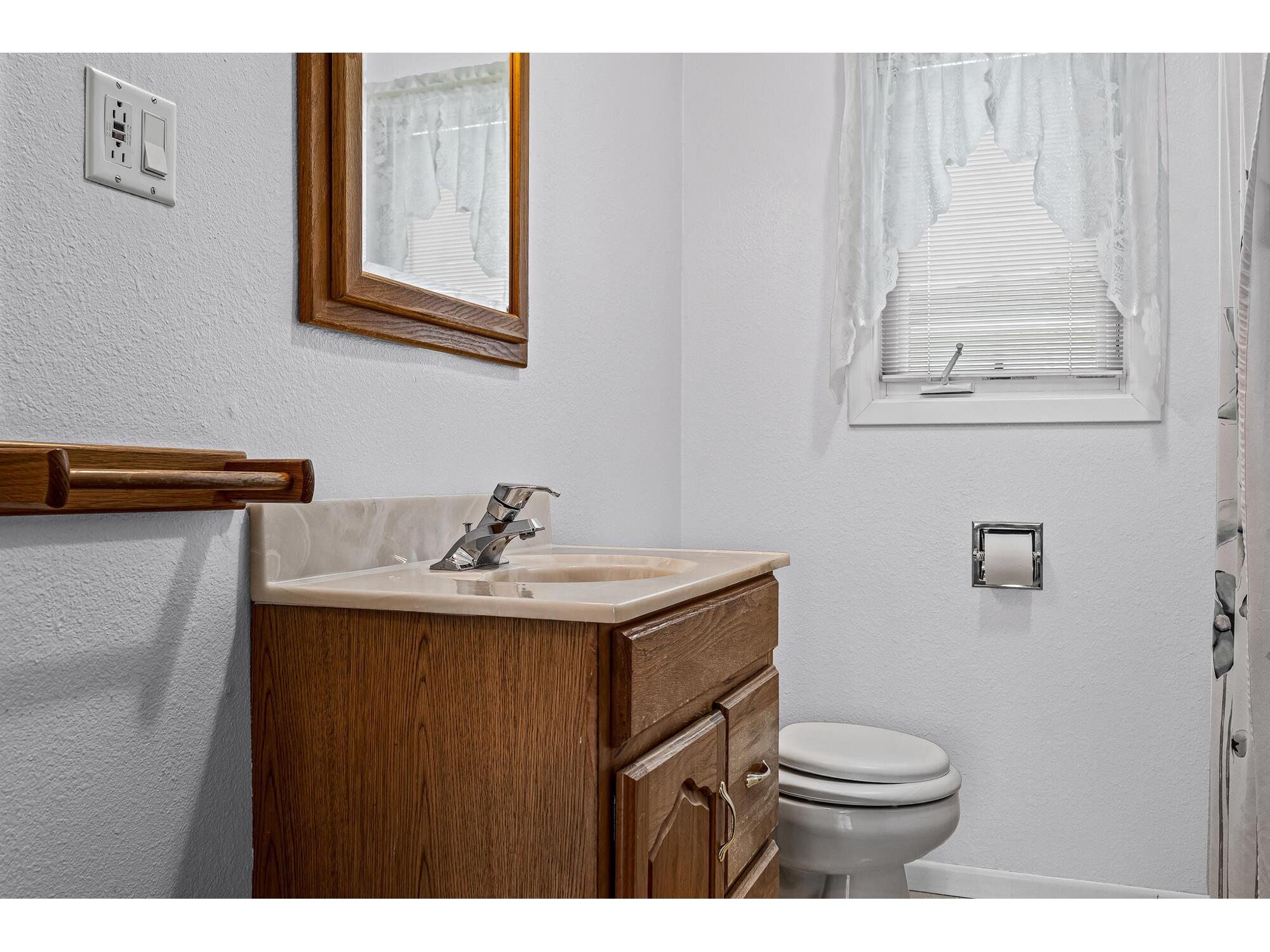 109 N Madison Arcadia WI 54612 1964925 image17