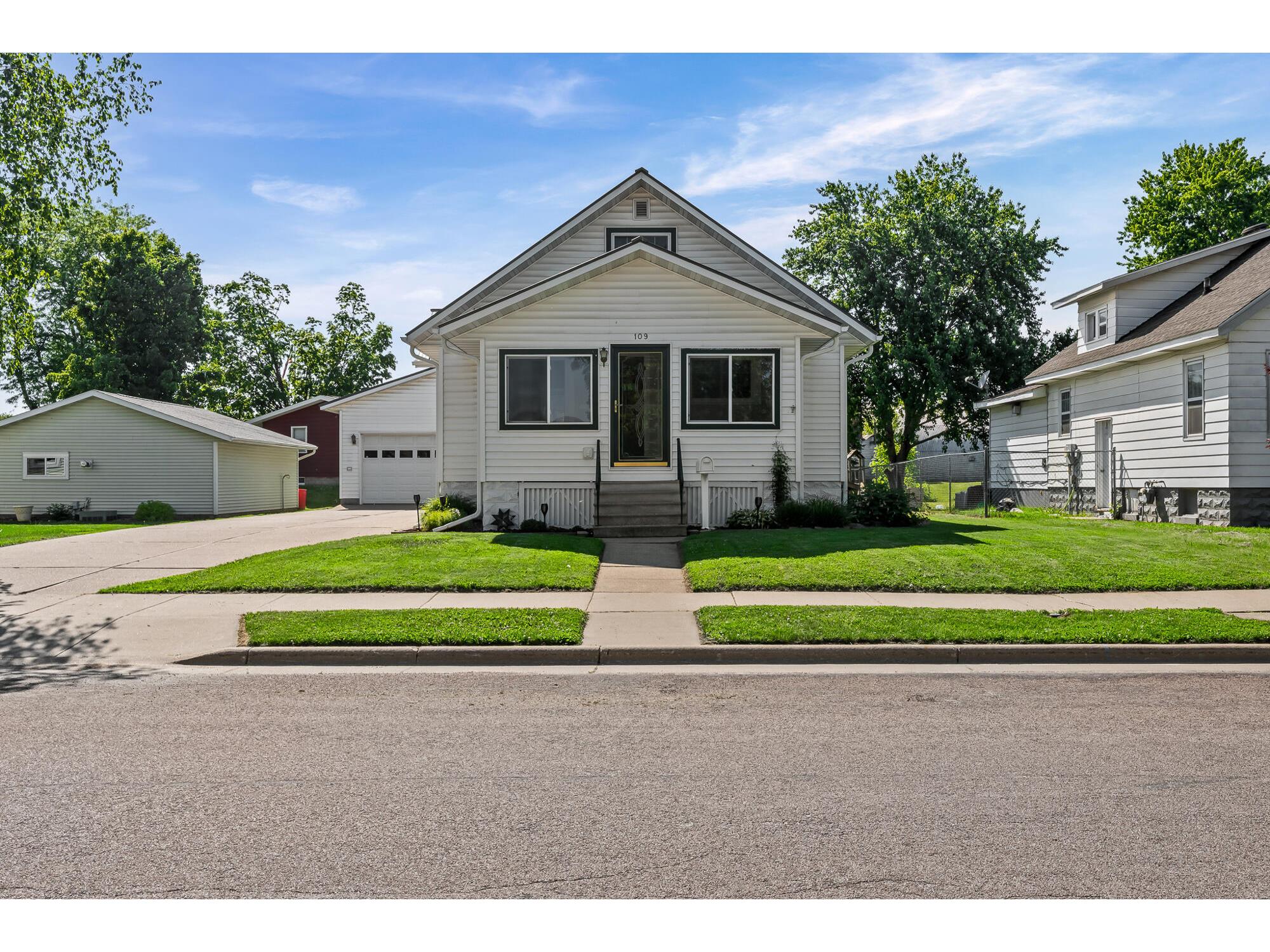 109 N Madison Arcadia WI 54612 1964925 image2