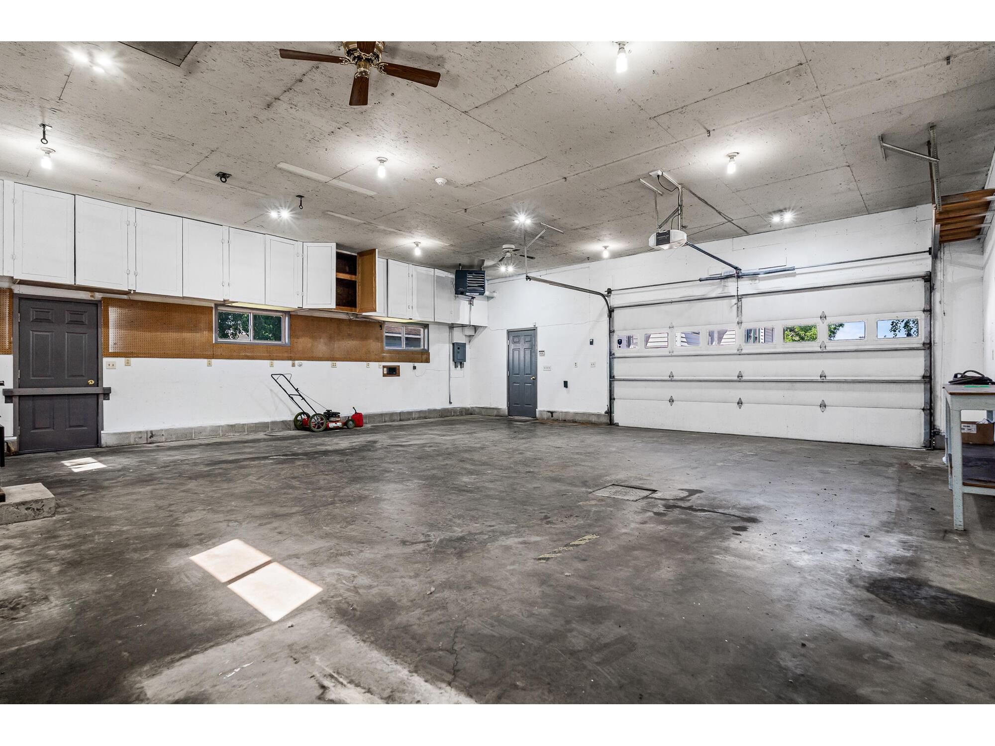 109 N Madison Arcadia WI 54612 1964925 image25
