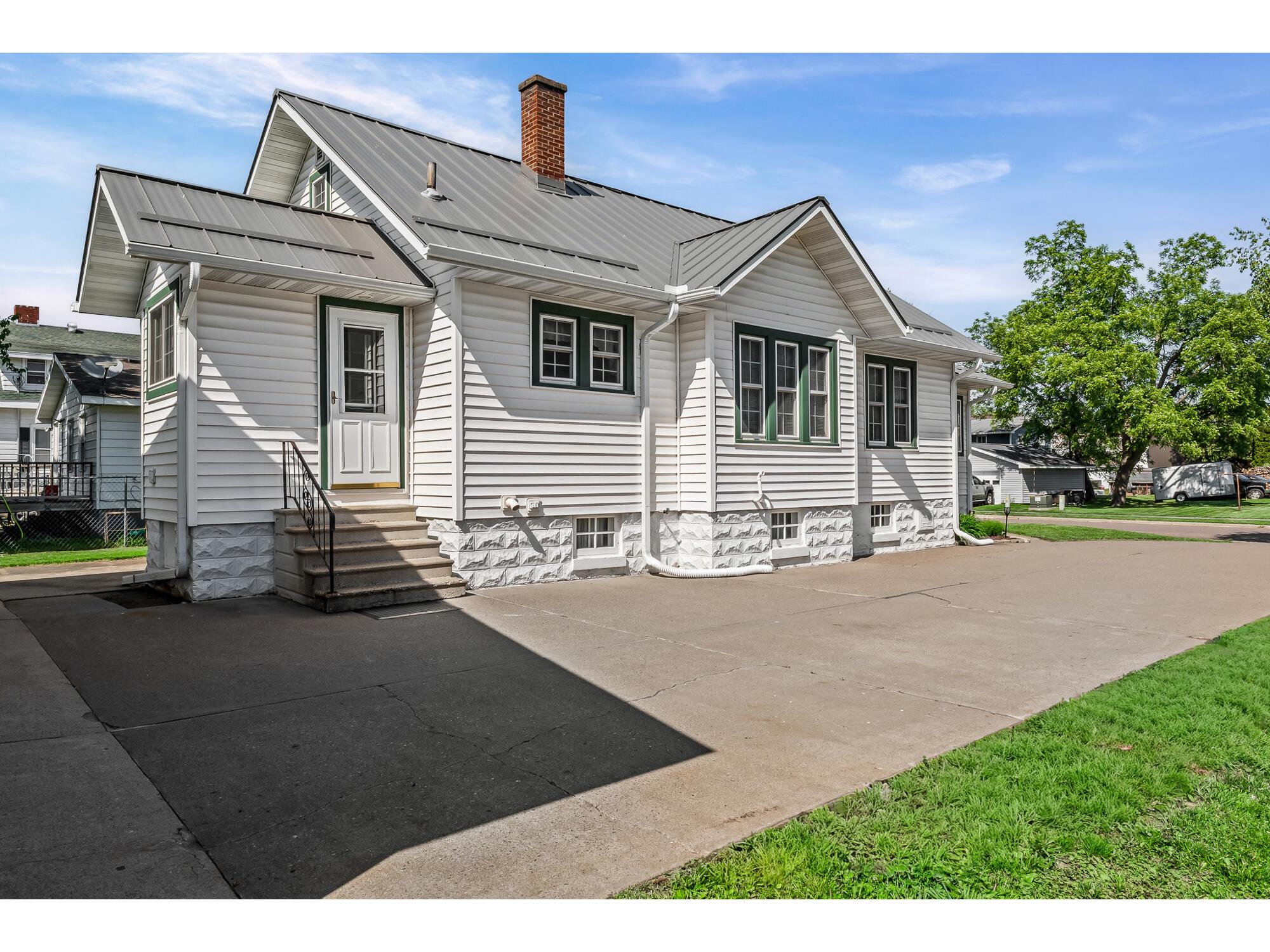 109 N Madison Arcadia WI 54612 1964925 image27
