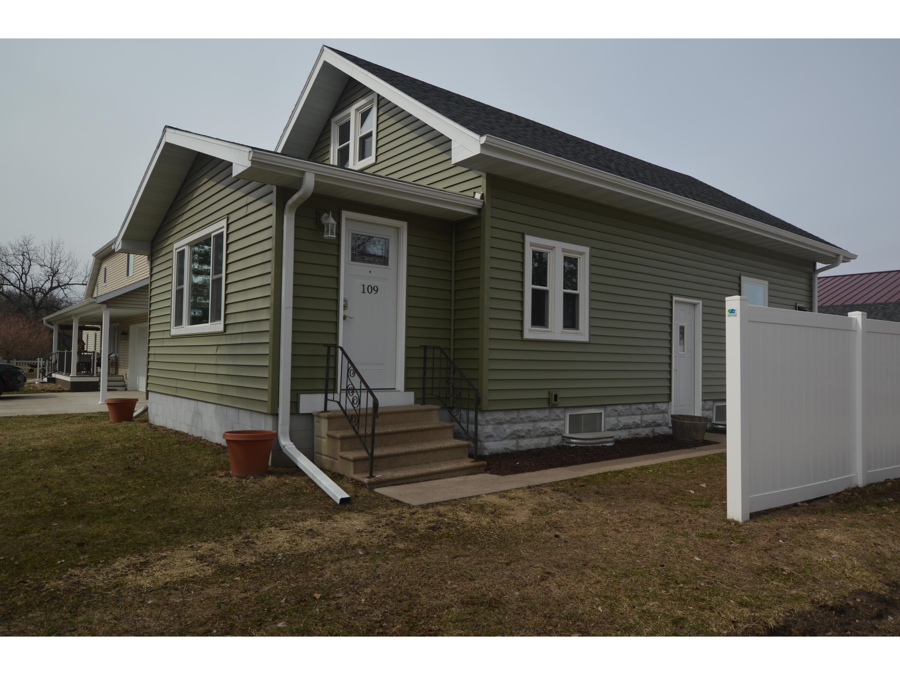 109 Roberts Holmen WI 54636 1954325 image1