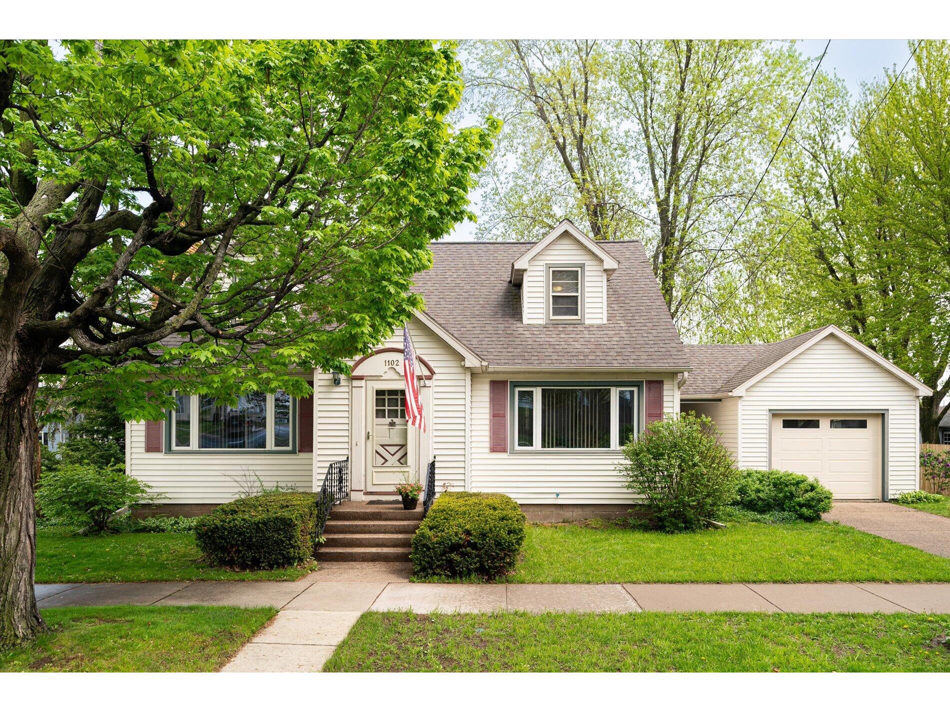 1102 Oak Tomah WI 54660 1874388 image1