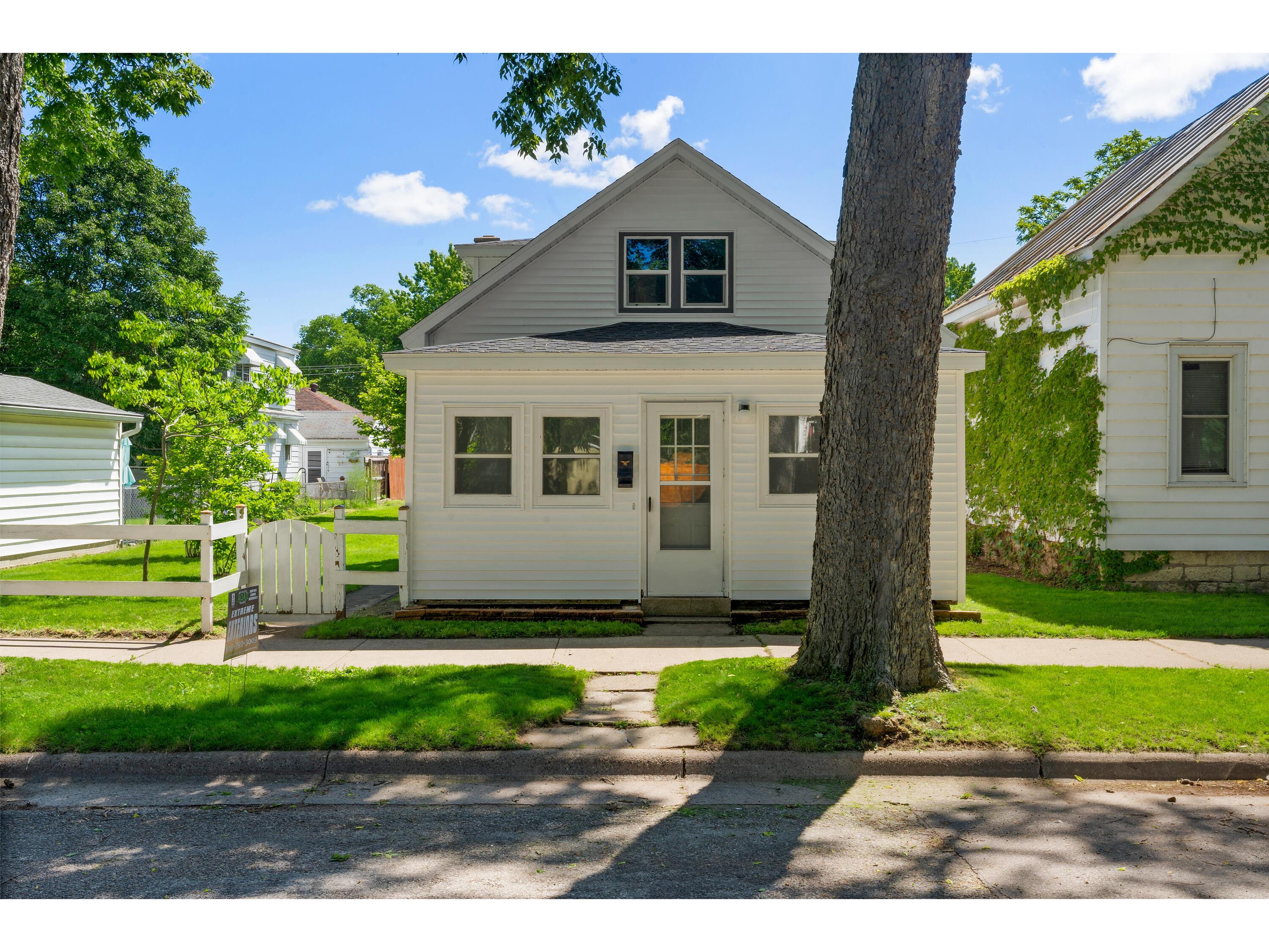 1107 10TH La Crosse WI 54601 1877544 image1