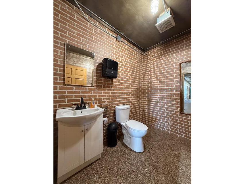 111 Grove Caledonia MN 55921 1964151 image38