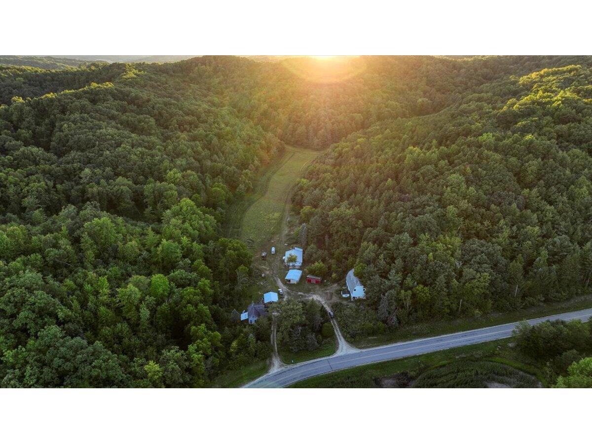 11123 COUNTY HIGHWAY Q Lafayette WI 54656 1848779 image1