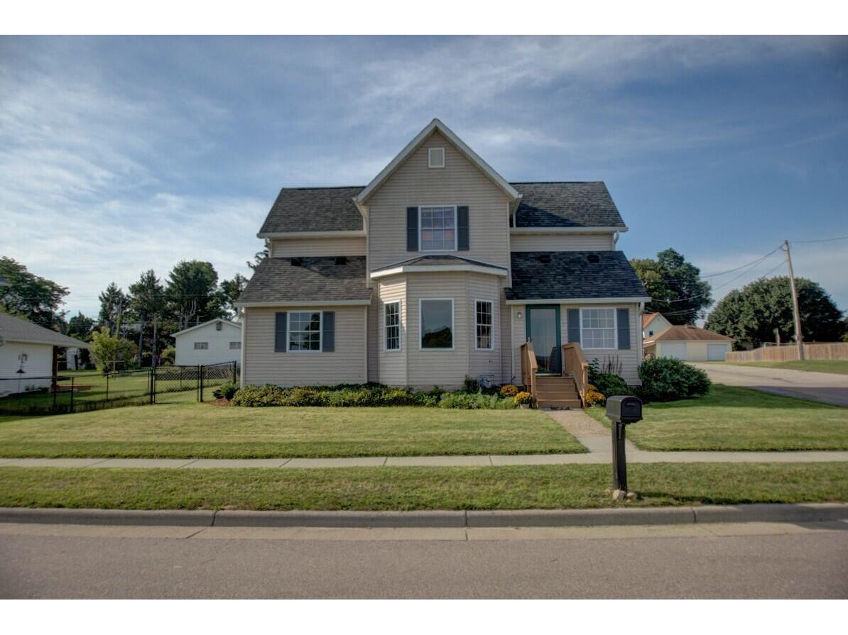 1119 Bangor Bangor WI 54614 1889043 image1