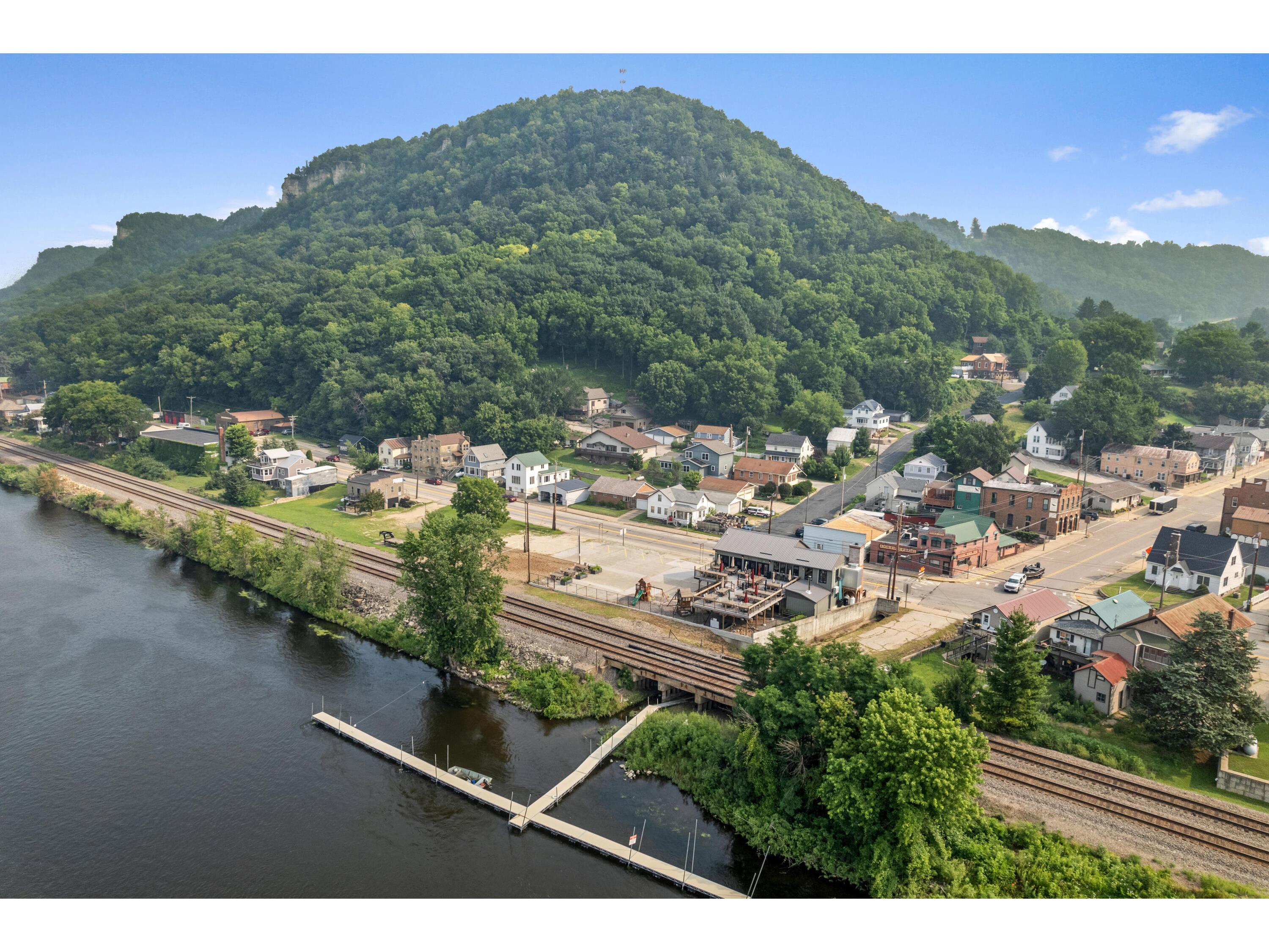 112-115 N Shore Fountain City WI 54629 1926753 image2