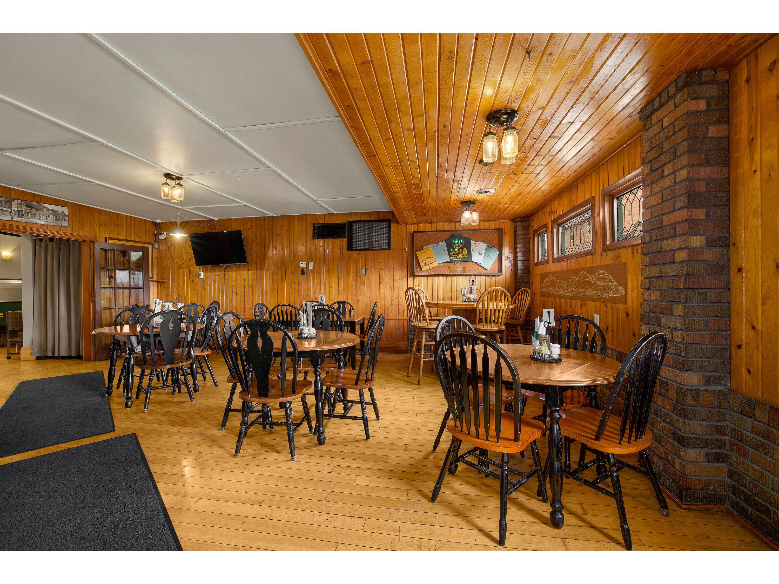 112-115 N Shore Fountain City WI 54629 1926753 image43