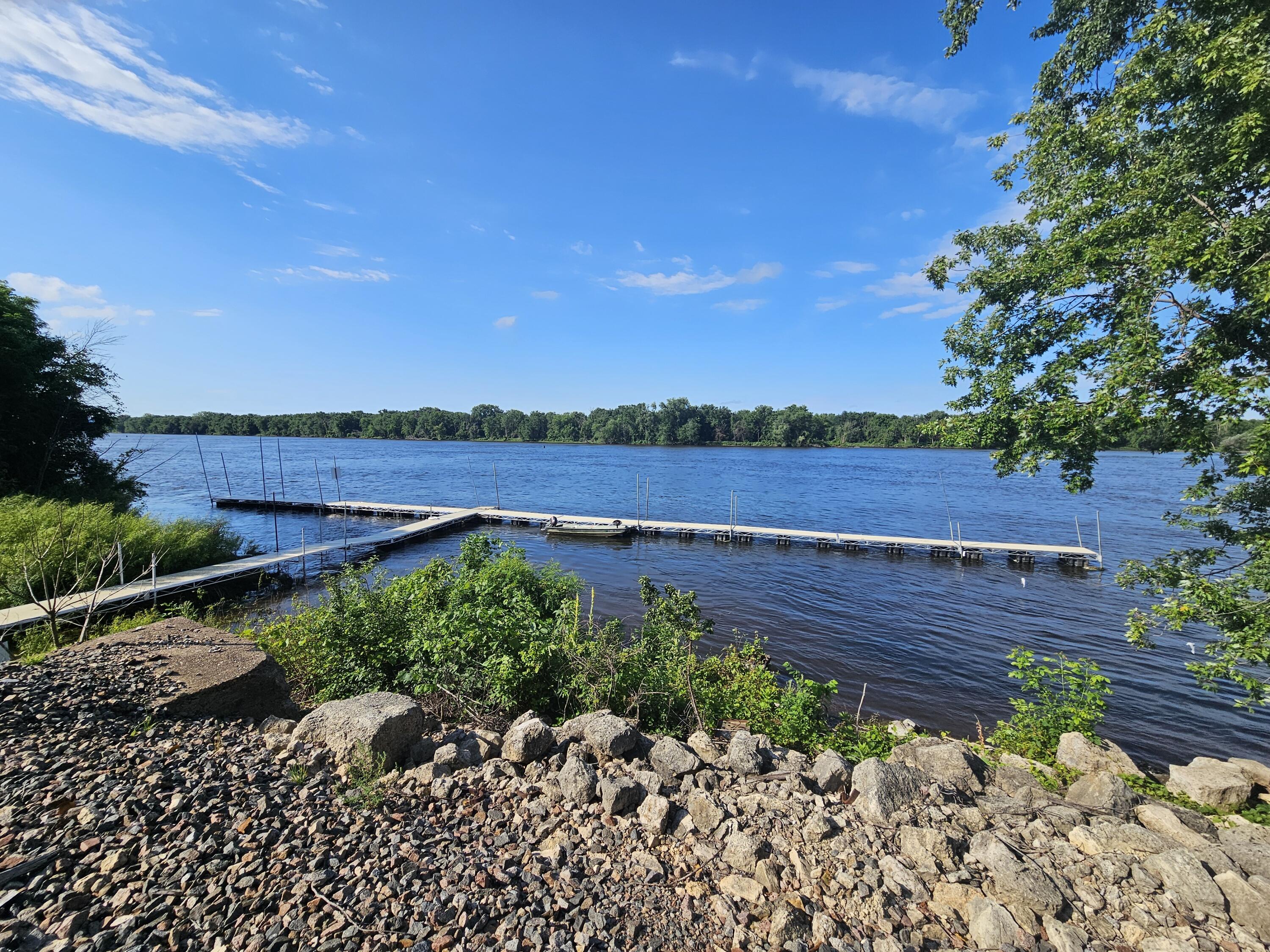 112-115 N Shore Fountain City WI 54629 1926753 image5