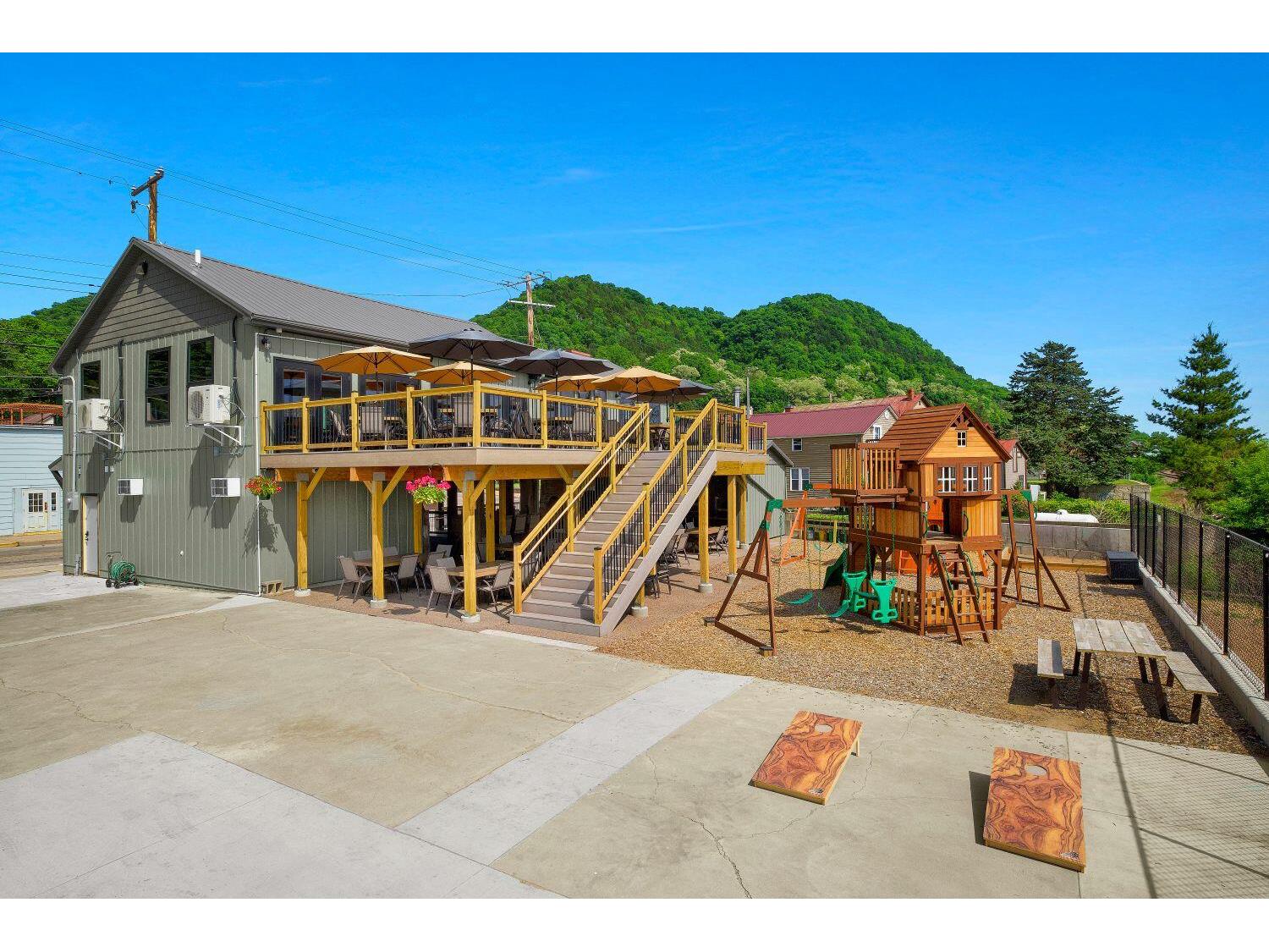 112-115 N Shore Fountain City WI 54629 1926753 image8