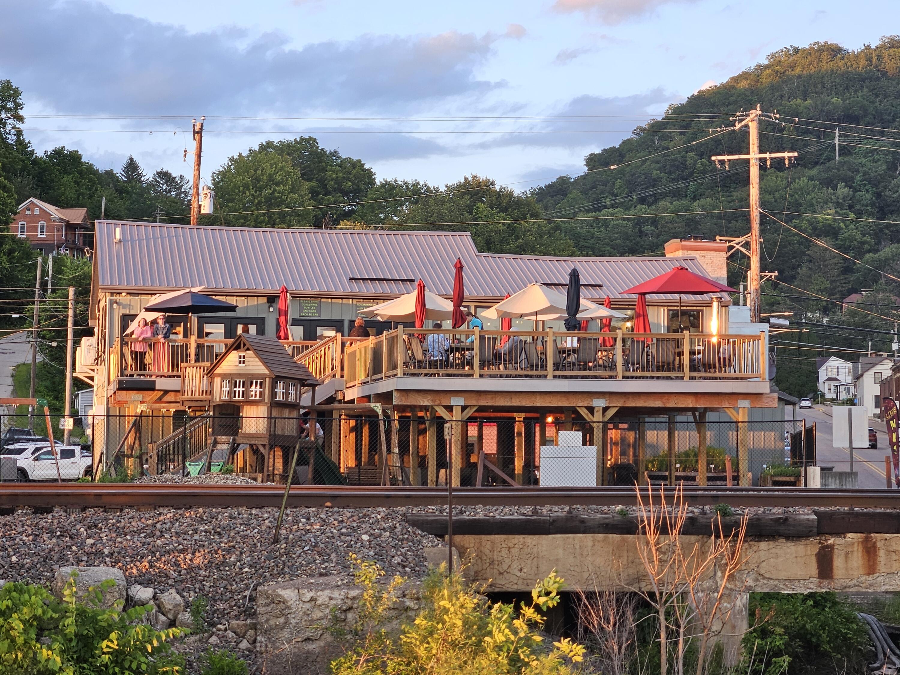 112-115 N Shore Fountain City WI 54629 1926753 image9