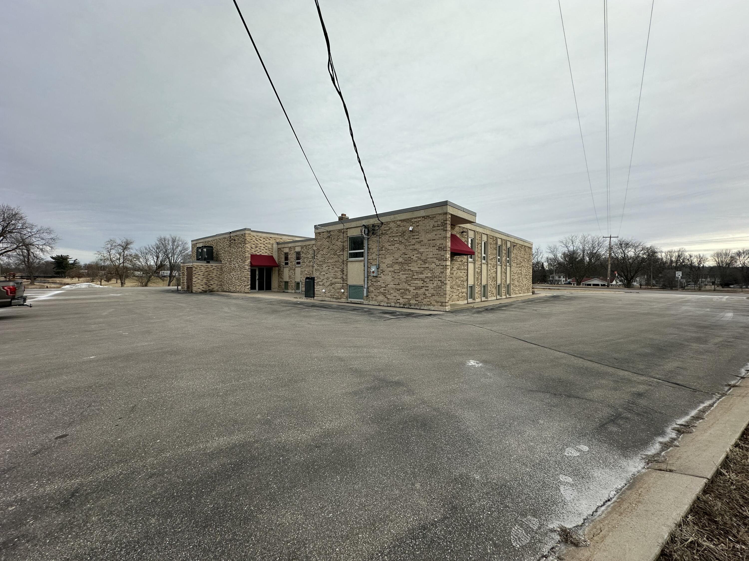 114 E Wisconsin Sparta WI 54656 1905985 image9