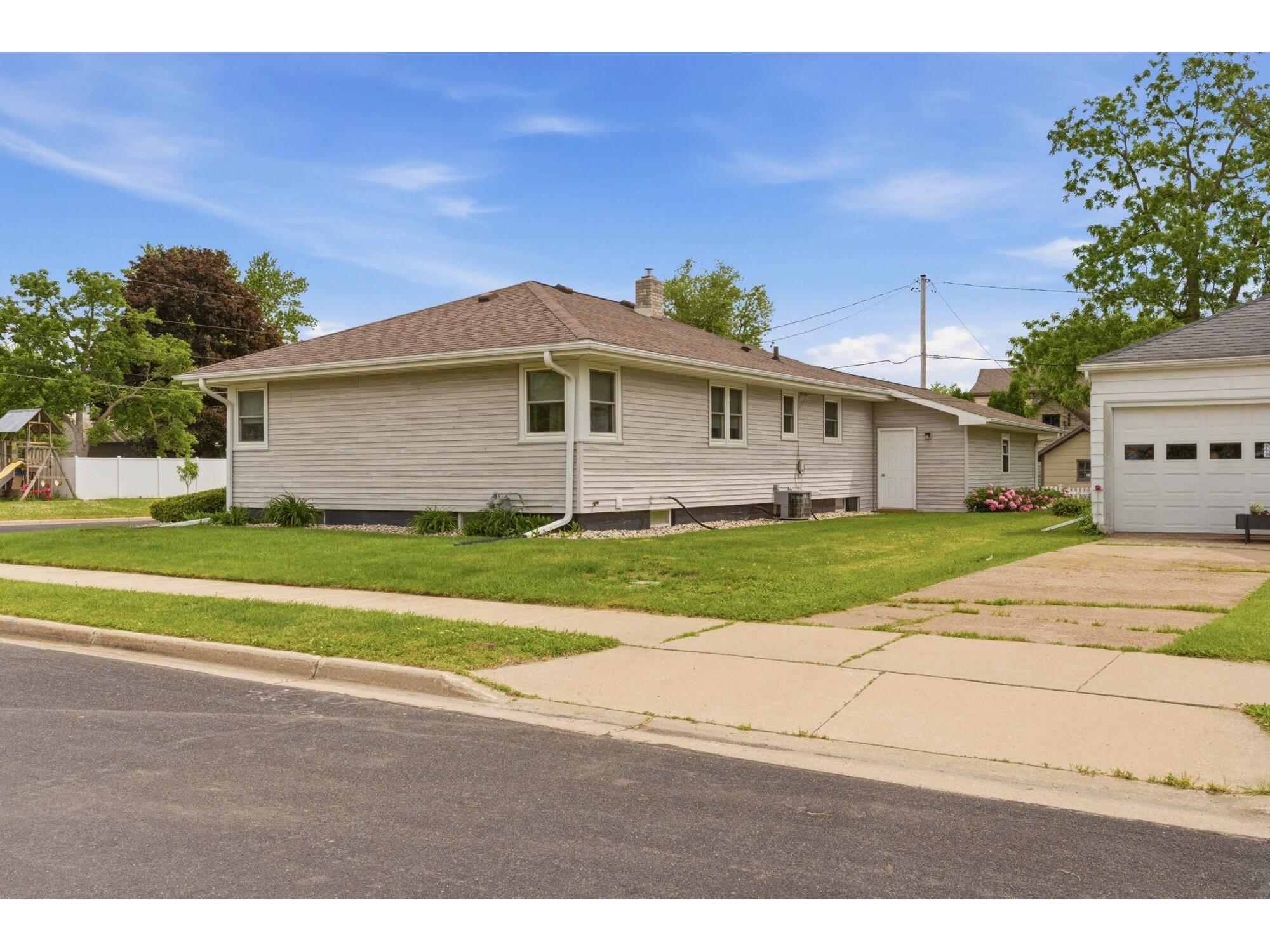 114 W Logan Tomah WI 54660 1965333 image33