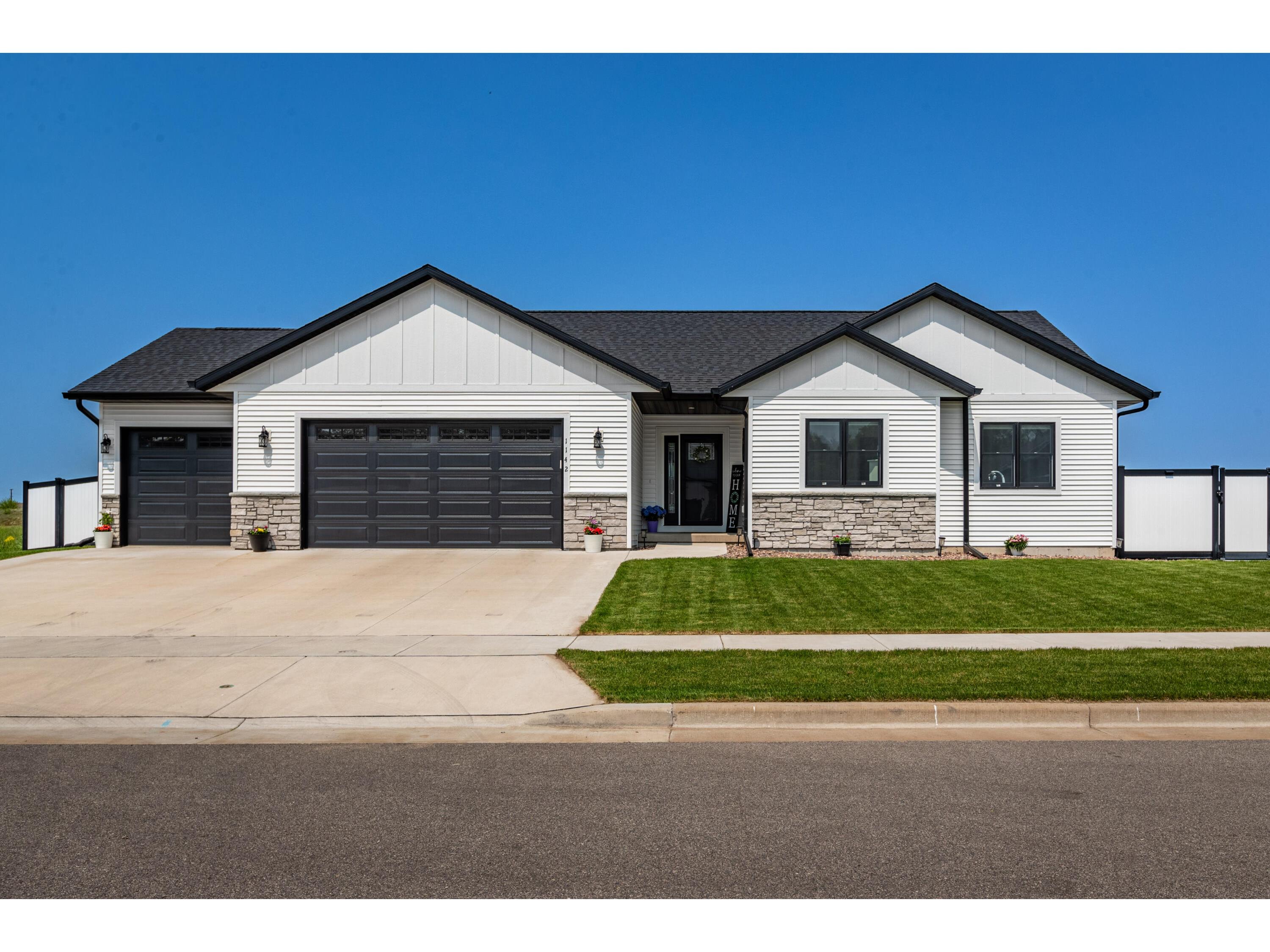 1142 Bridger, Holmen, WI, 54636 MLS 1875265 Edina Realty