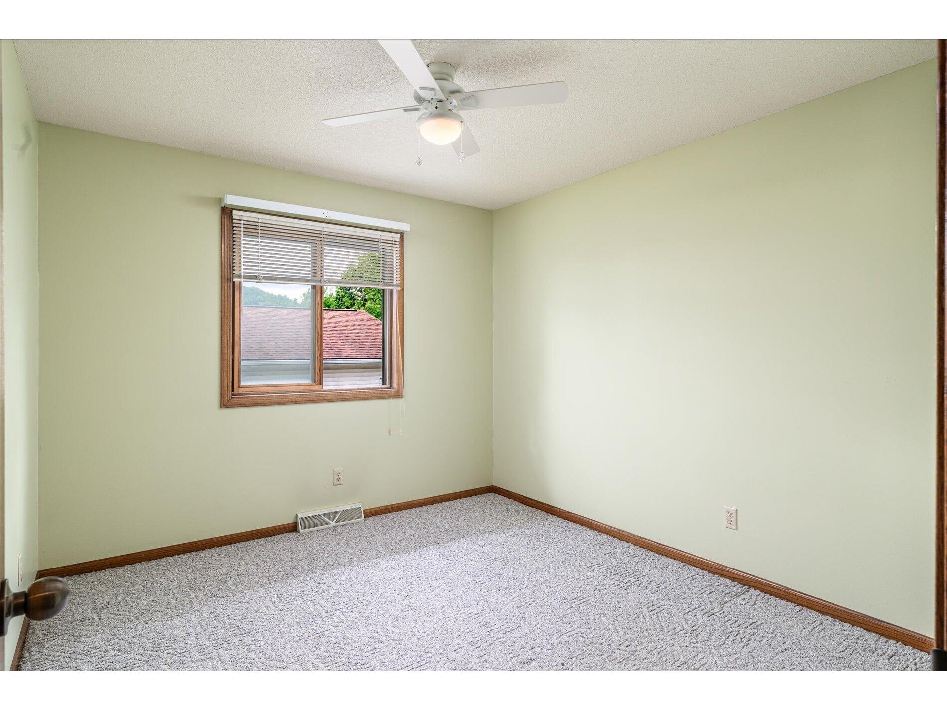 1206 Willow La Crescent MN 55947 1963799 image10