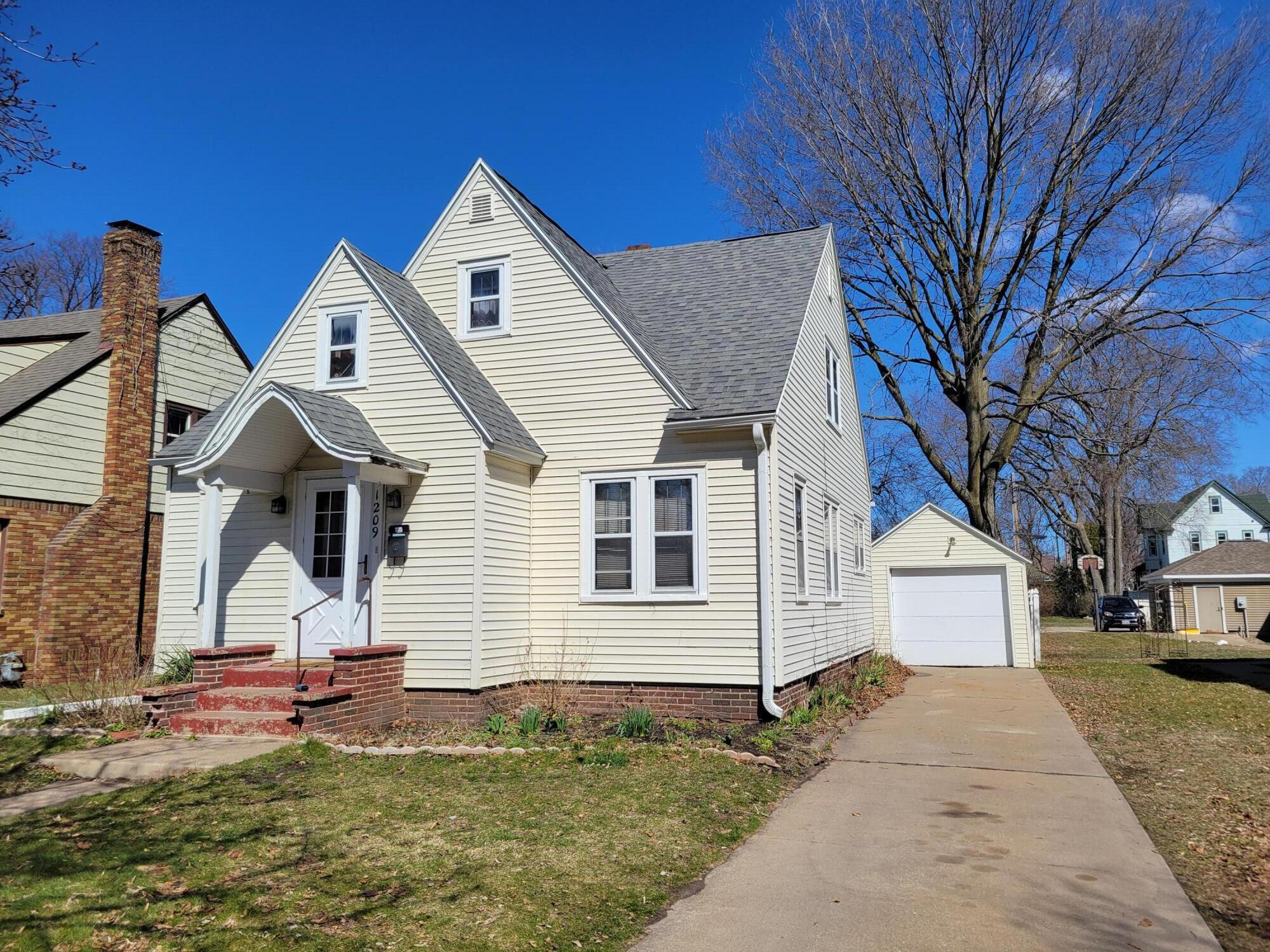 1209 Ferry La Crosse WI 54601 1870221 image1