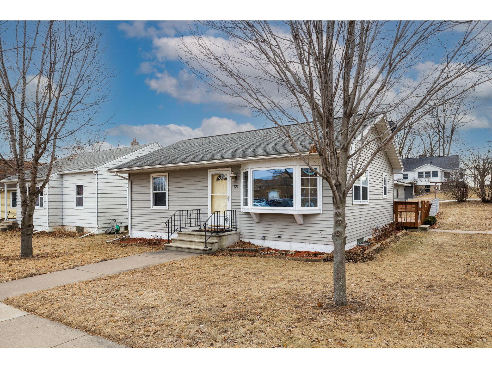 121 4th Onalaska WI 54650 1906022 image1