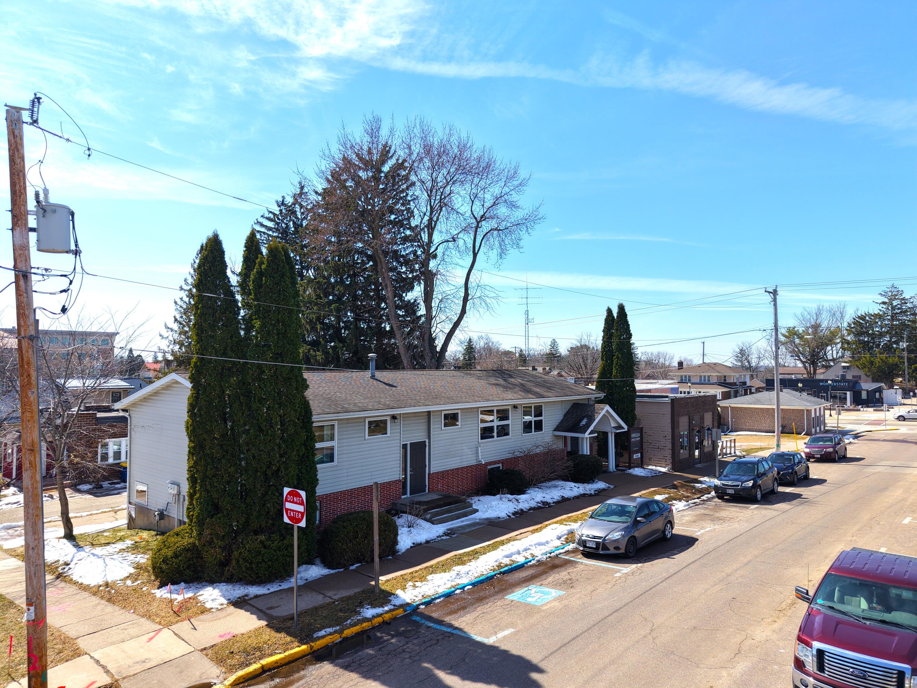 121 E Terhune Viroqua WI 54665 1954952 image2