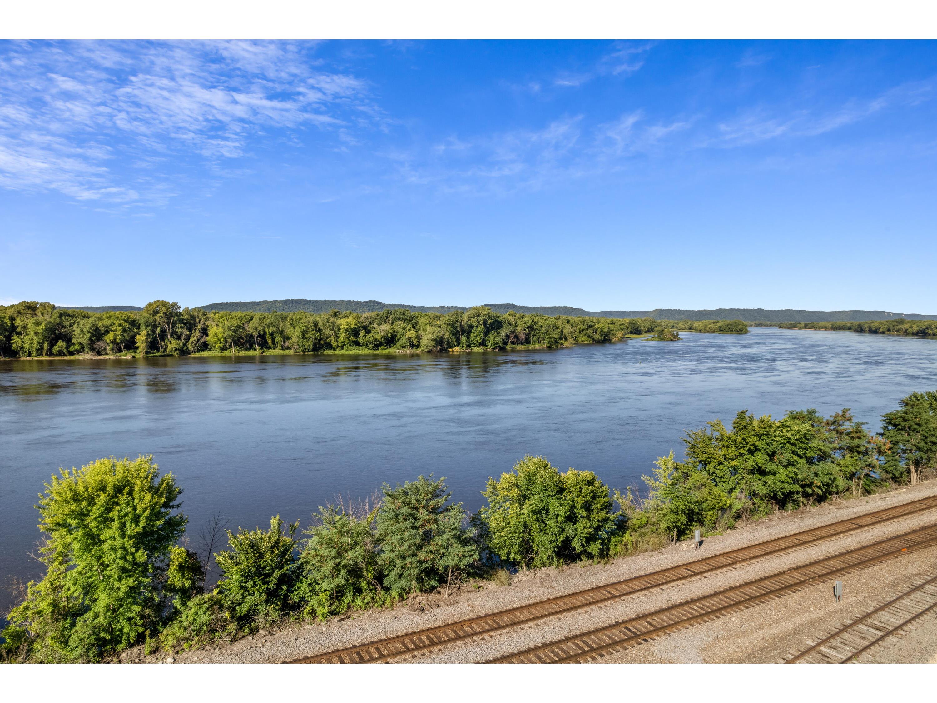 121 S Main Fountain City WI 54629 1932624 image2