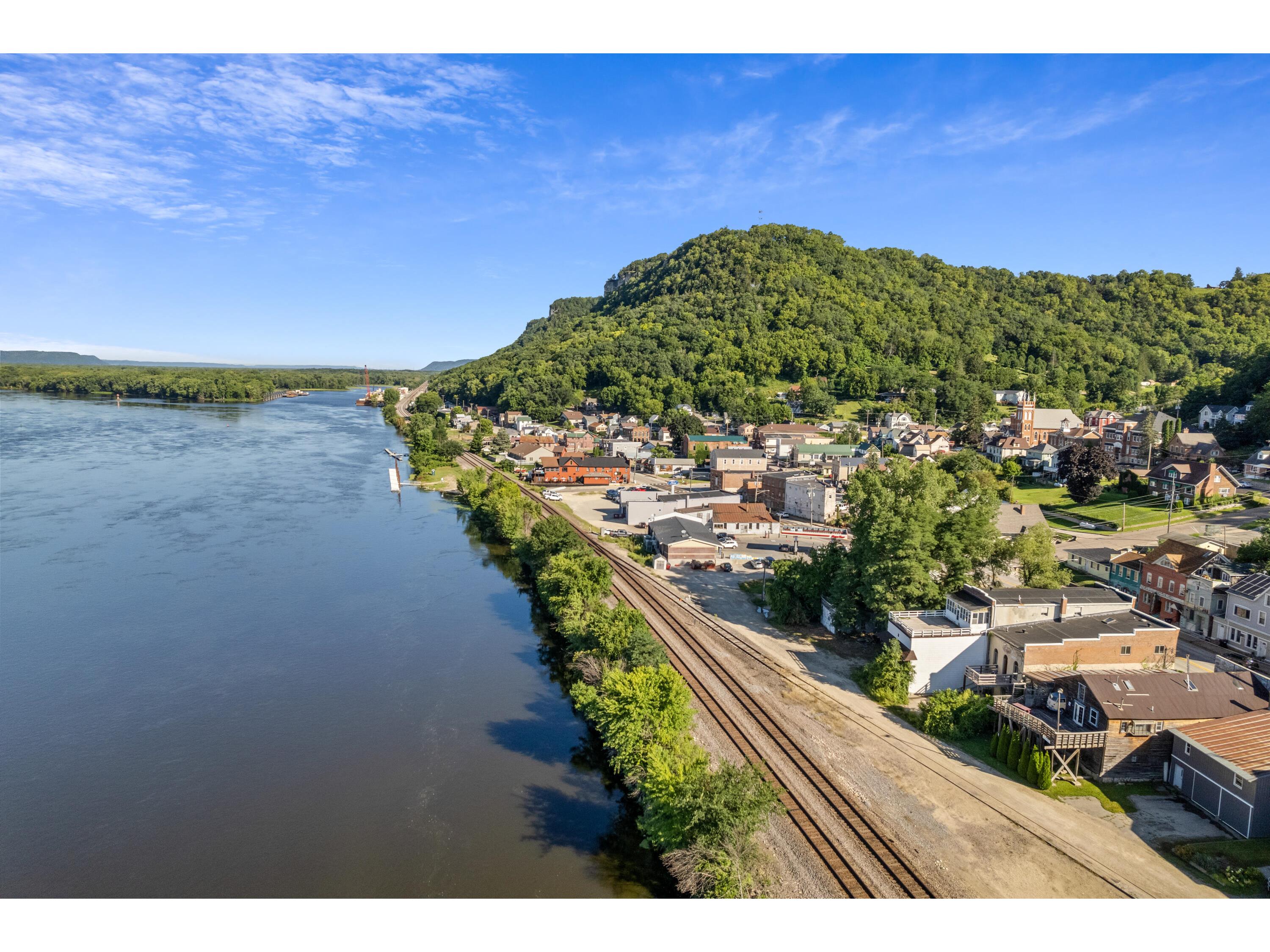 121 S Main Fountain City WI 54629 1932624 image26