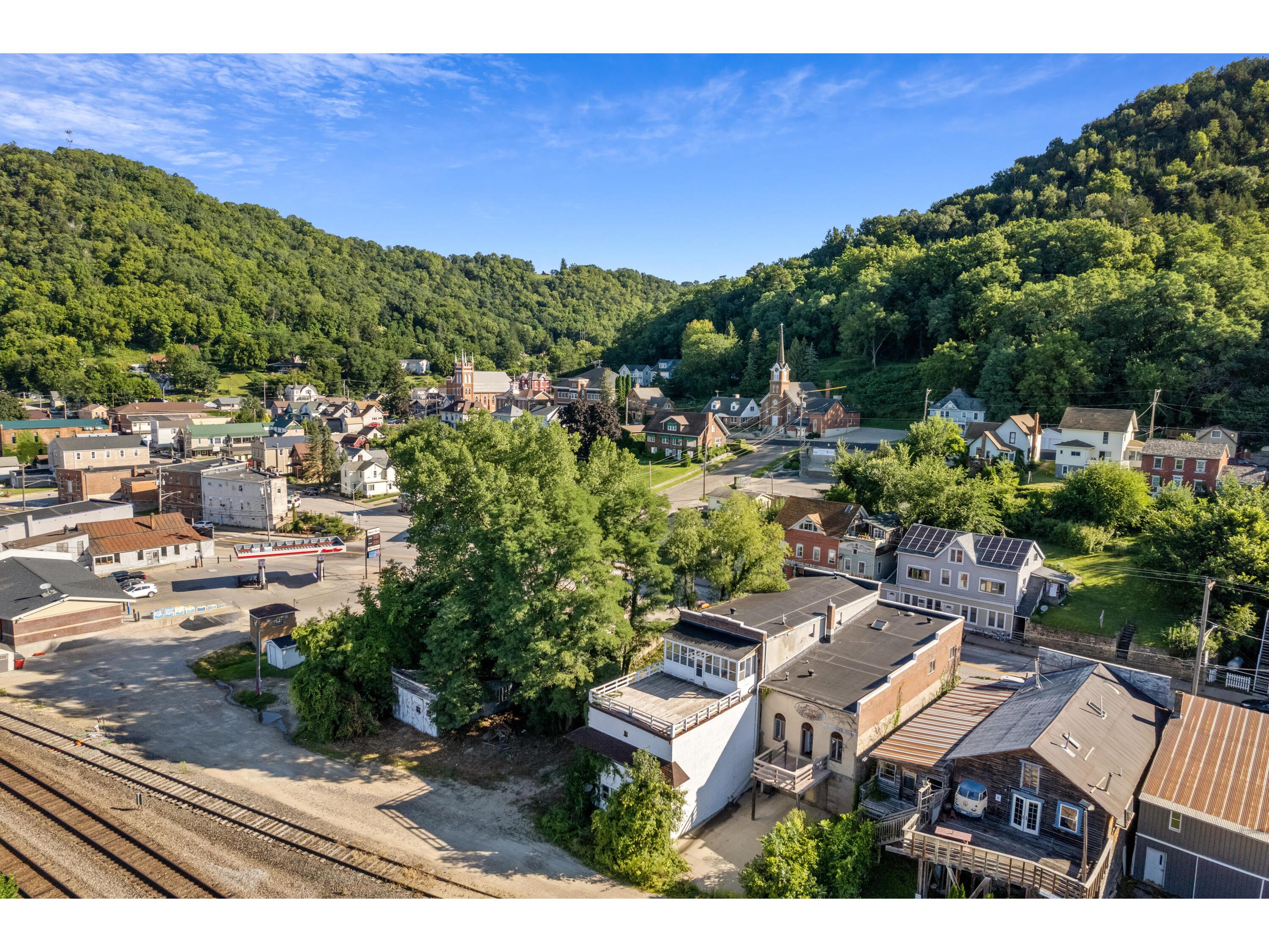 121 S Main Fountain City WI 54629 1932624 image28