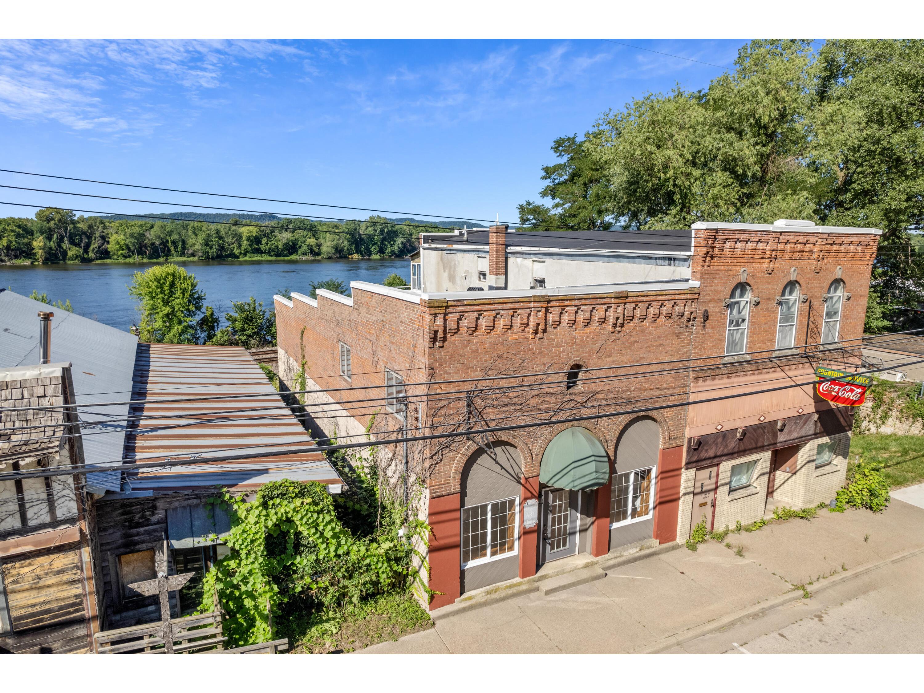 121 S Main Fountain City WI 54629 1932624 image4