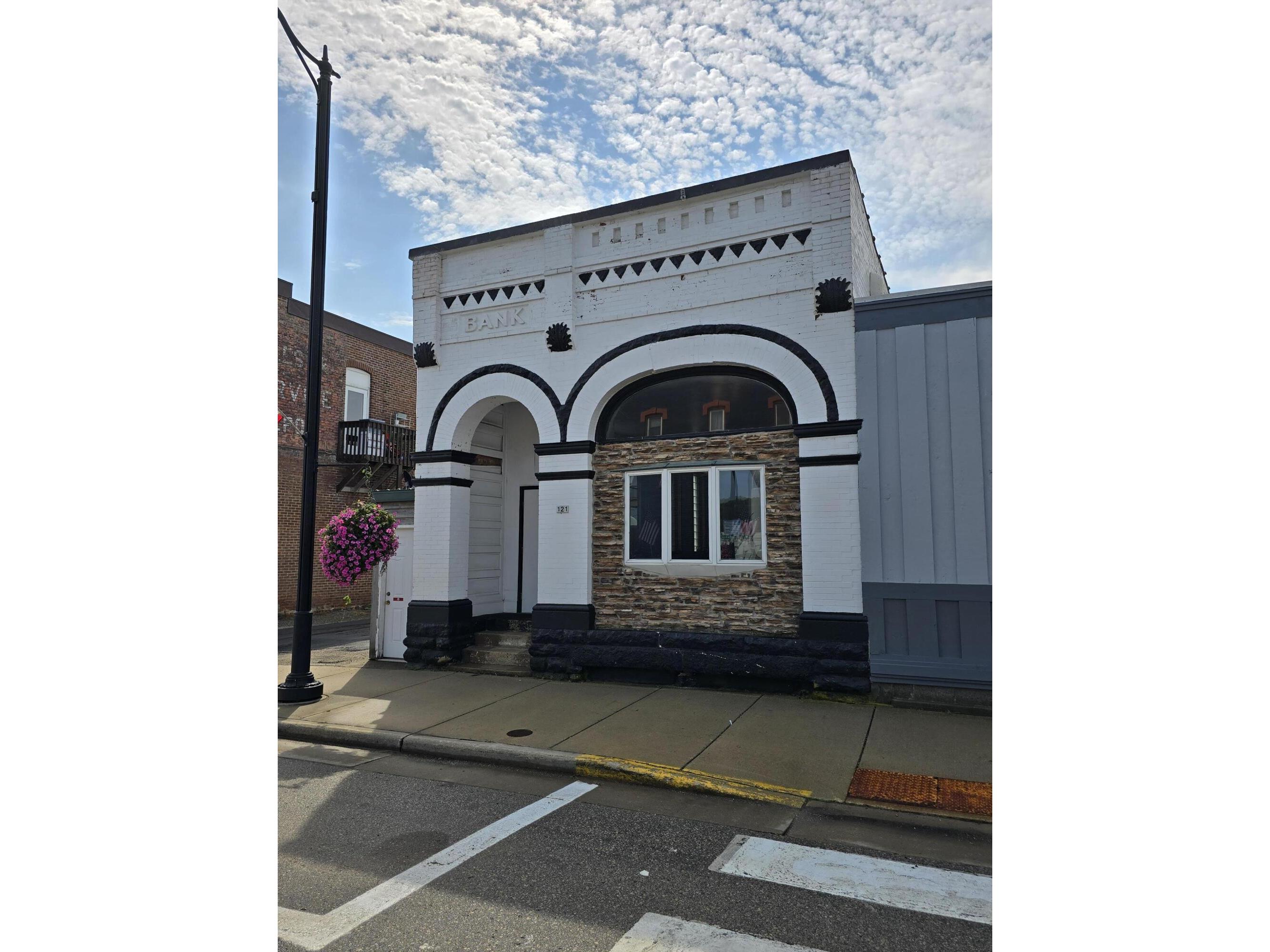 121 W Broadway Blair WI 54616 1890656 image1