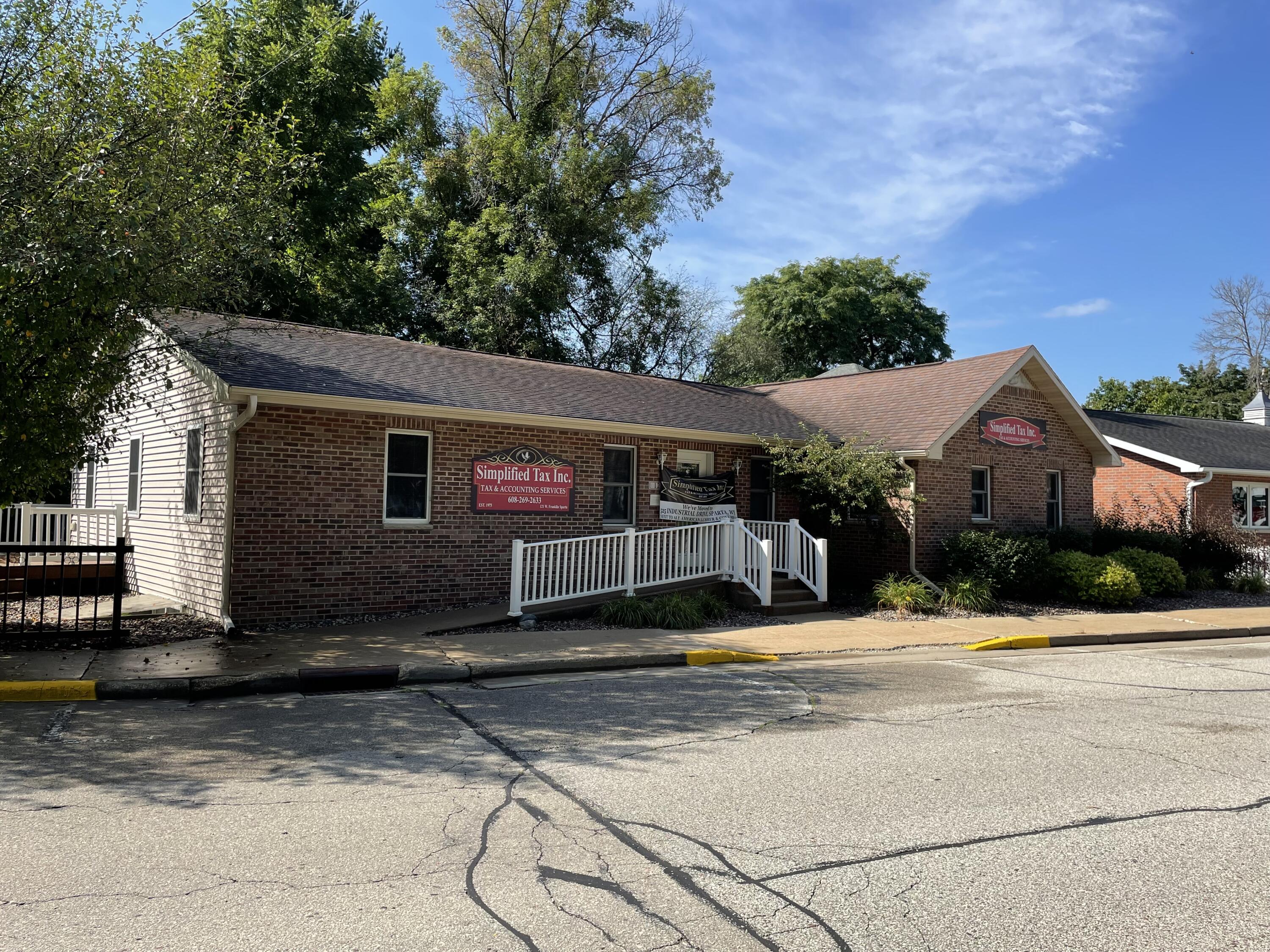 121 W Franklin ST, Sparta, WI 54656 MLS 1781541 Edina Realty