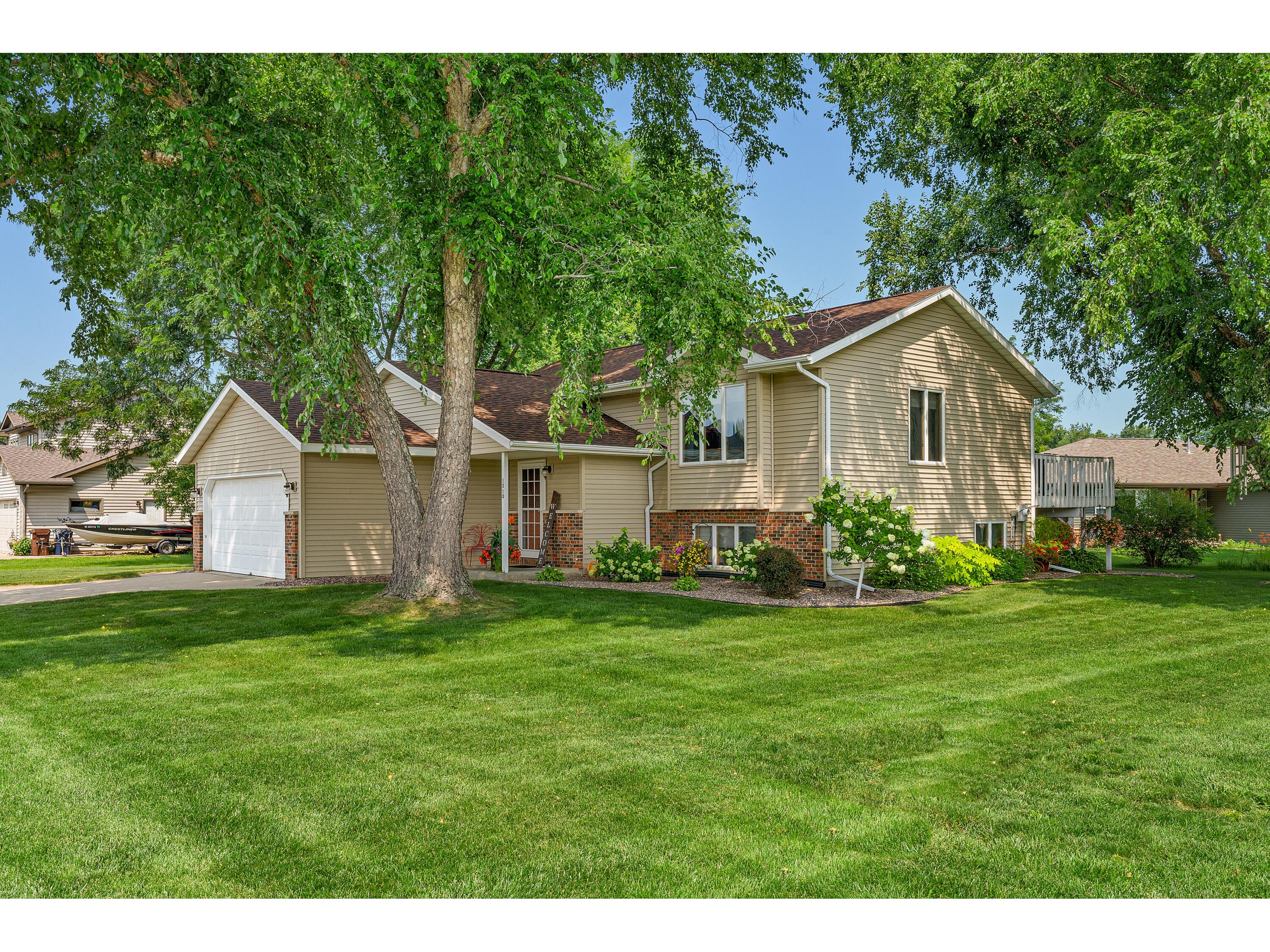 1210 Brickl West Salem WI 54669 1929731 image1