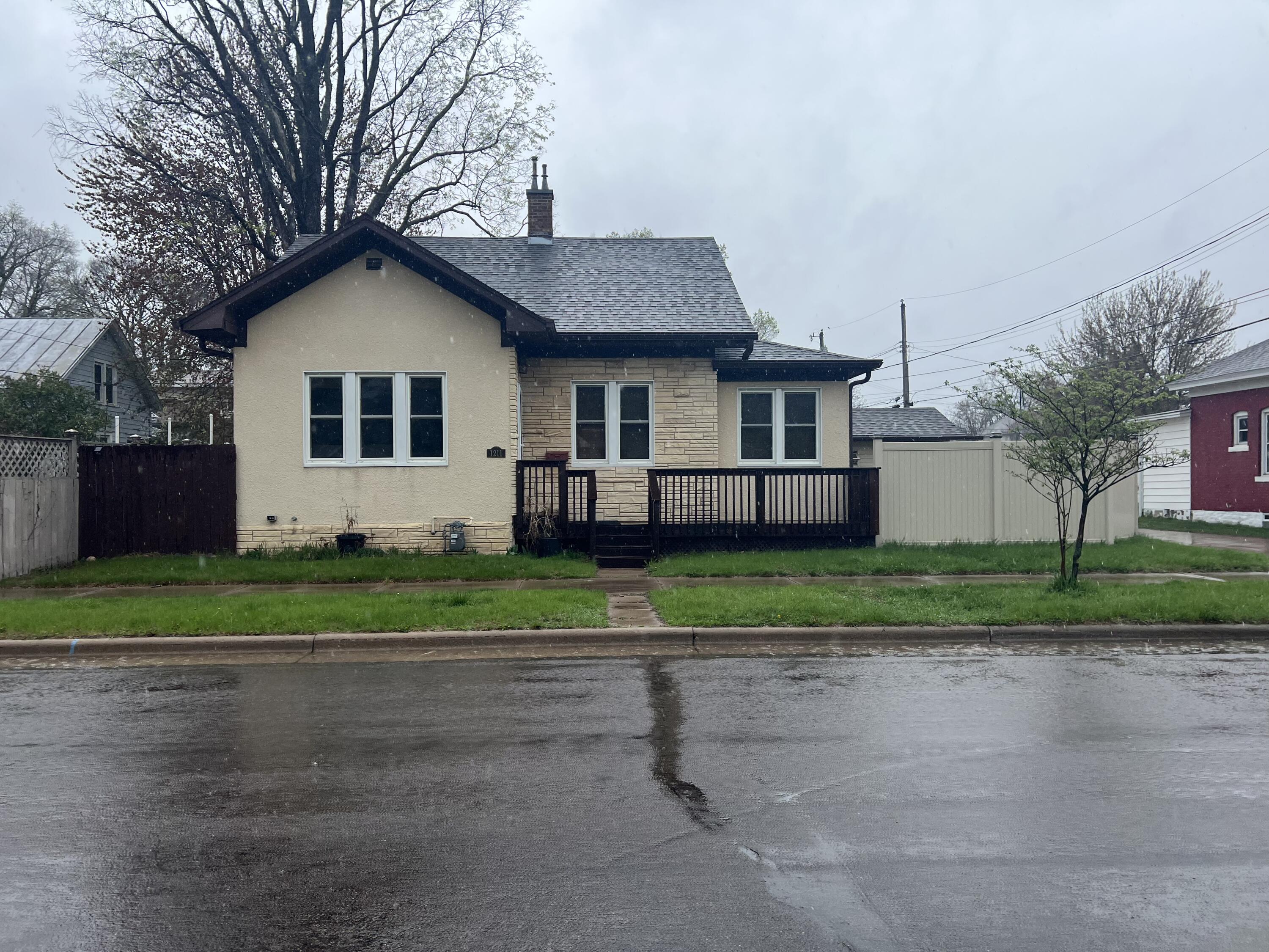 1211 13th La Crosse WI 54601 1916099 image1