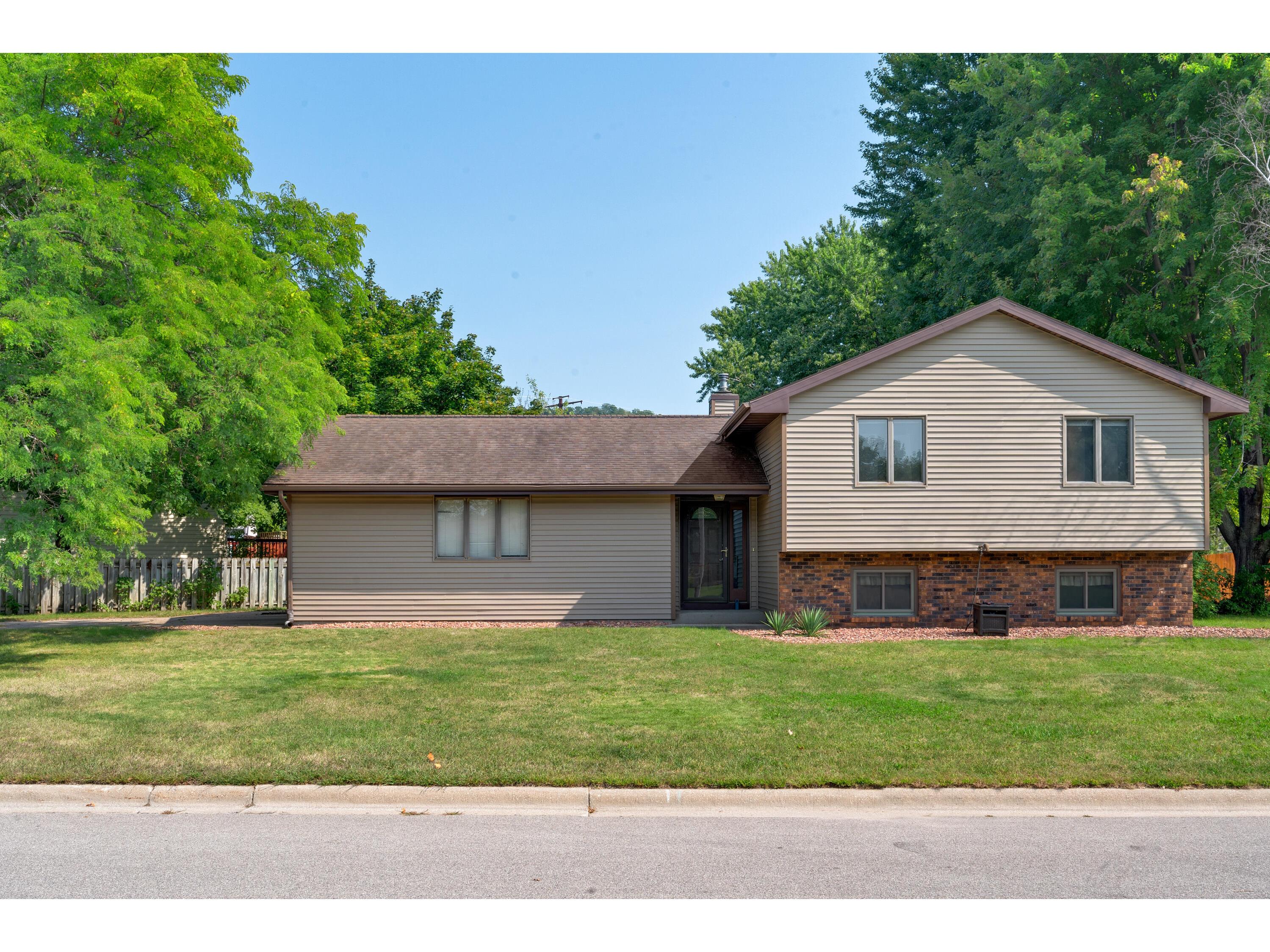 1212 Greenridge Onalaska WI 54650 1891776 image1