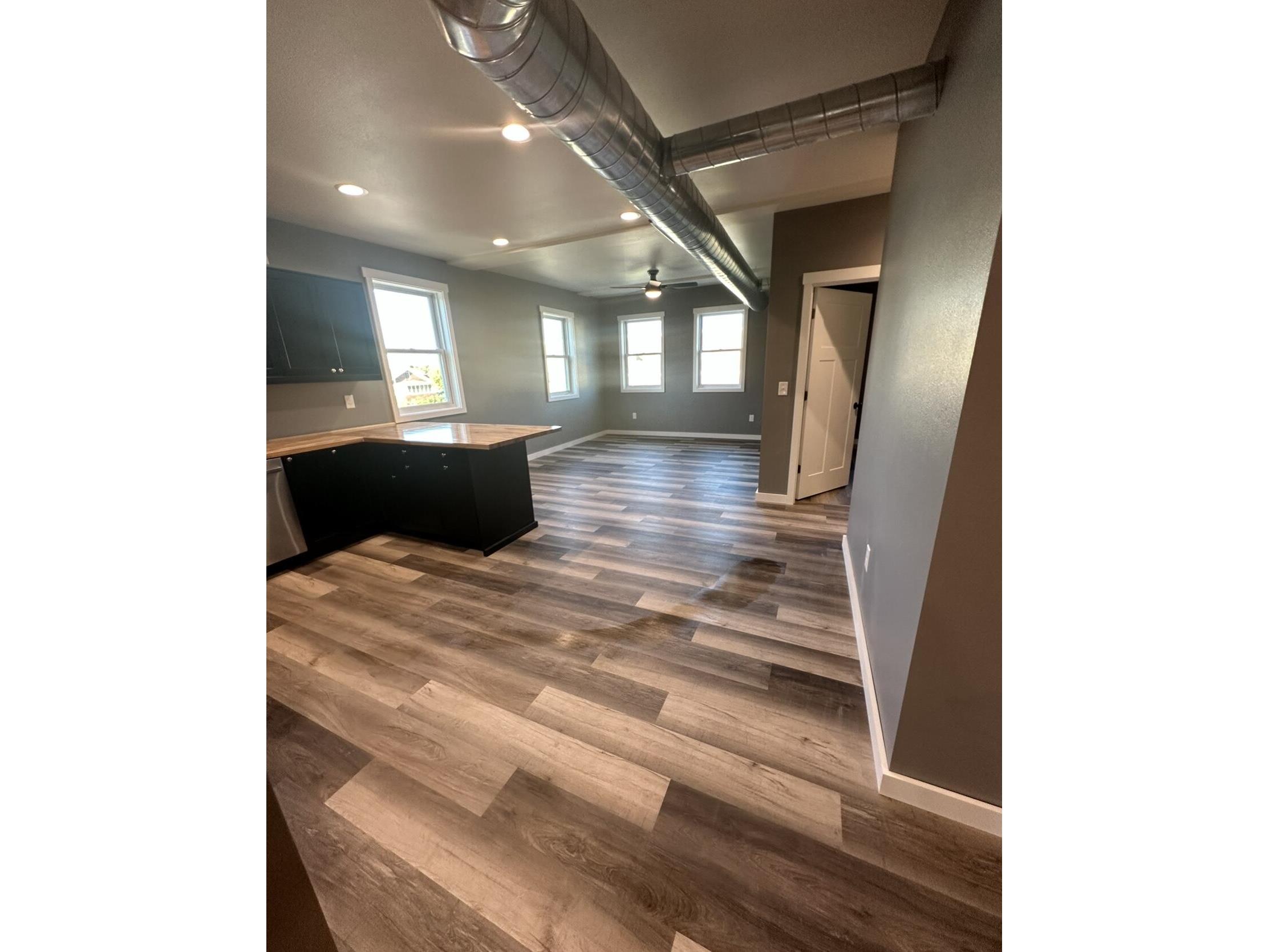 1214 3RD #B La Crosse WI 54601 1939622 image21