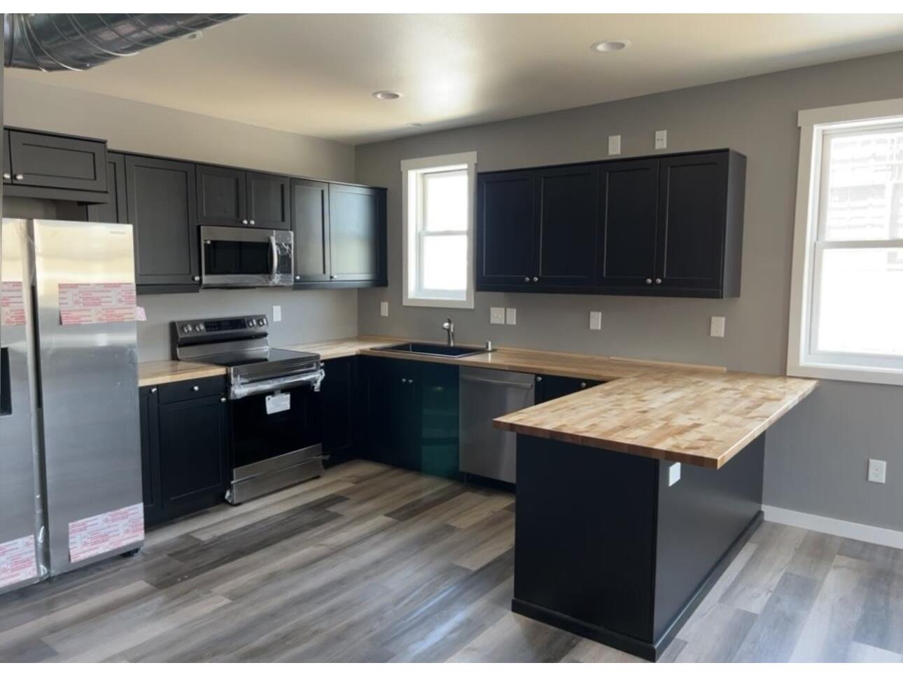 1214 3RD #B La Crosse WI 54601 1939622 image3