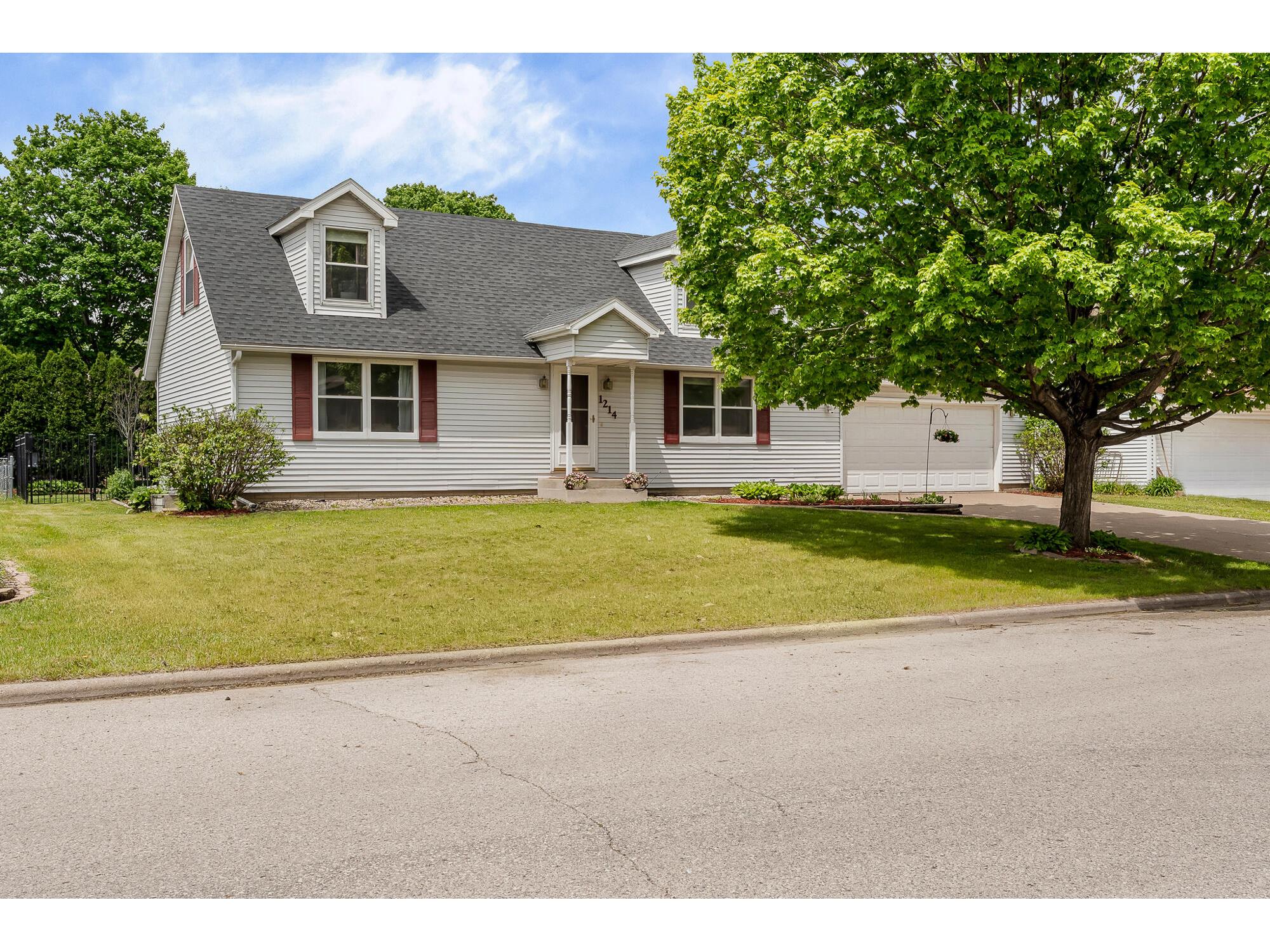 1214 Willow La Crescent MN 55947 1963155 image1
